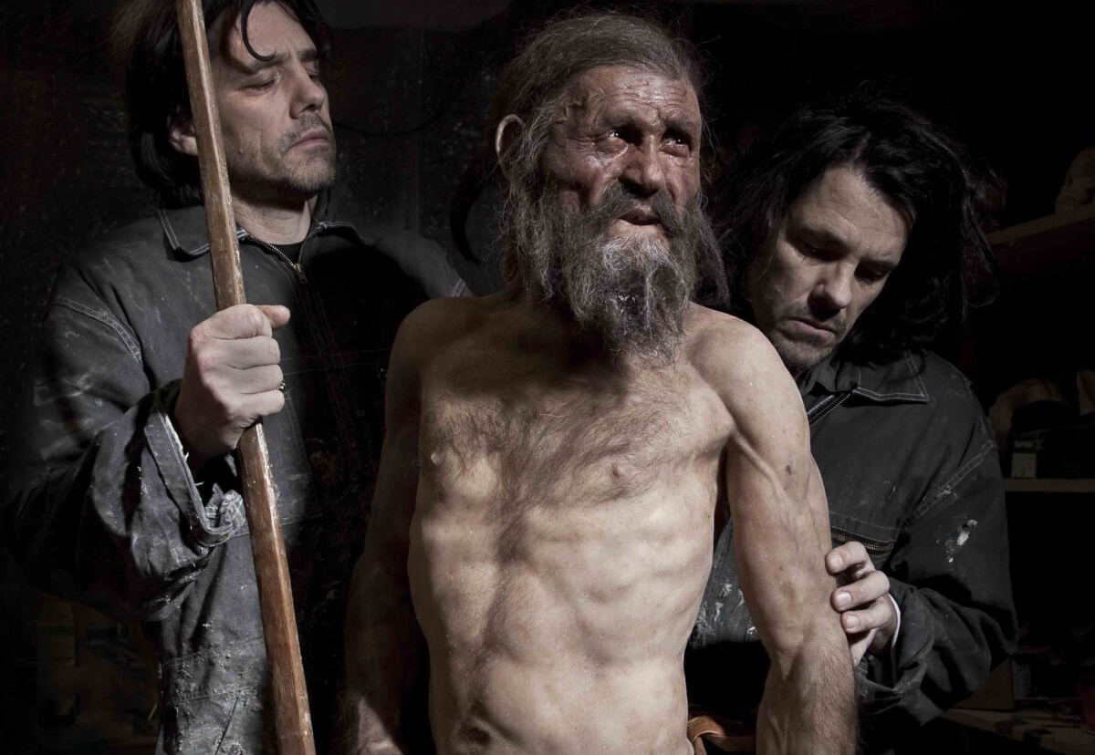 A genetic analysis discovers that Ötzi the oldest mummy in Europe was