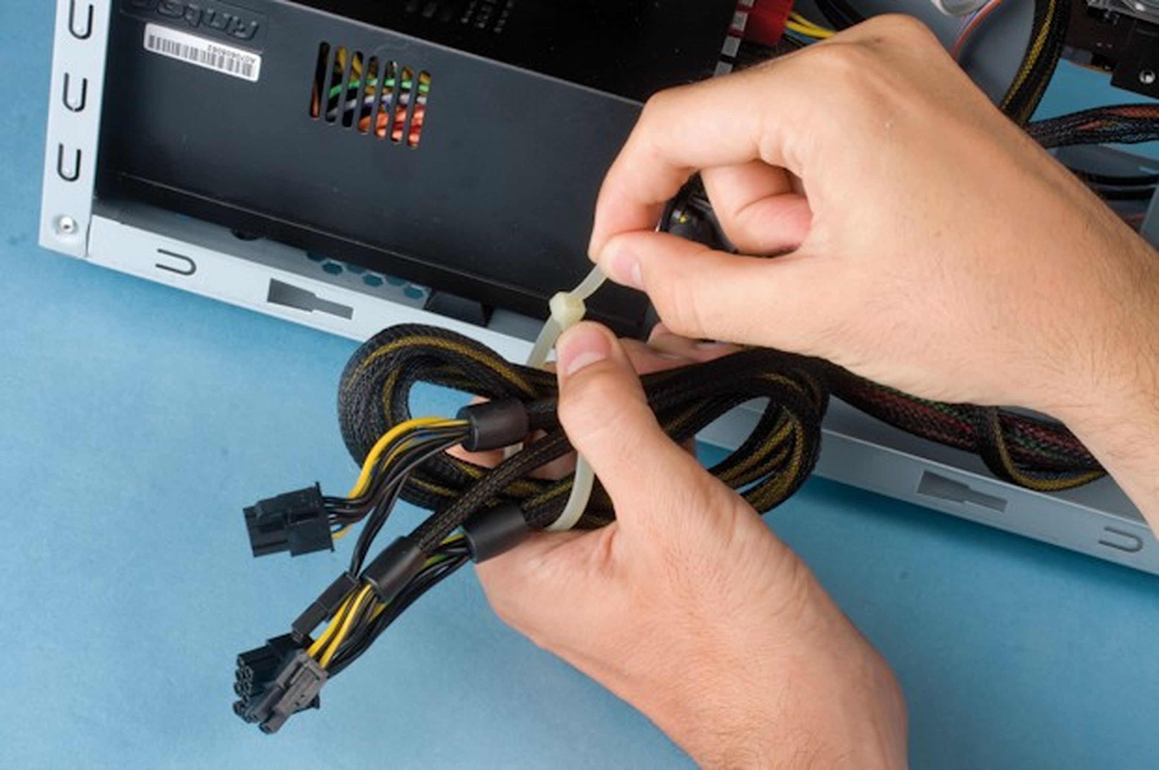Ordena los cables internos de tu PC