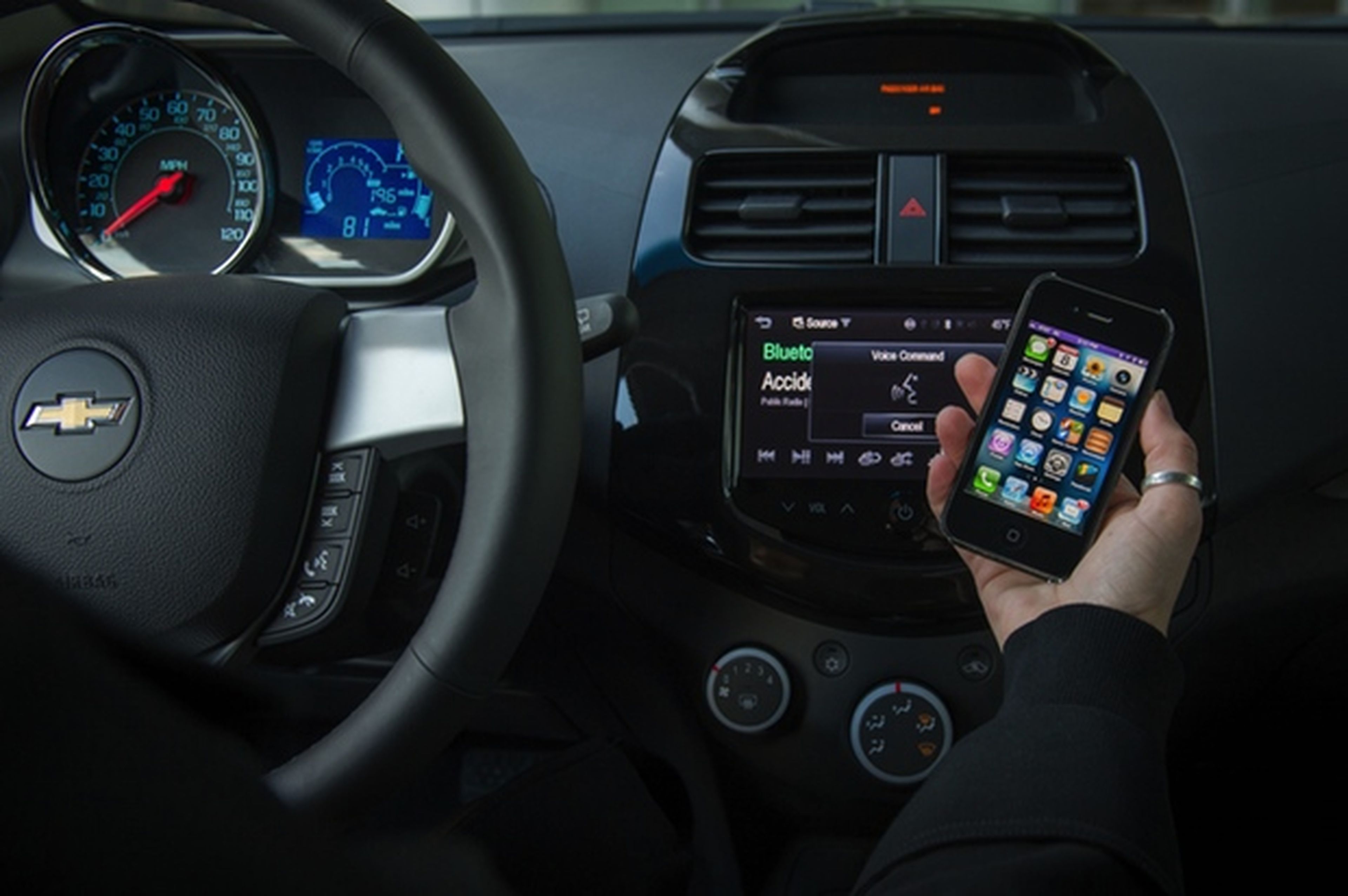 Las nuevas versiones de Chevrolet Spark y Aveo serán compatibles con Siri
