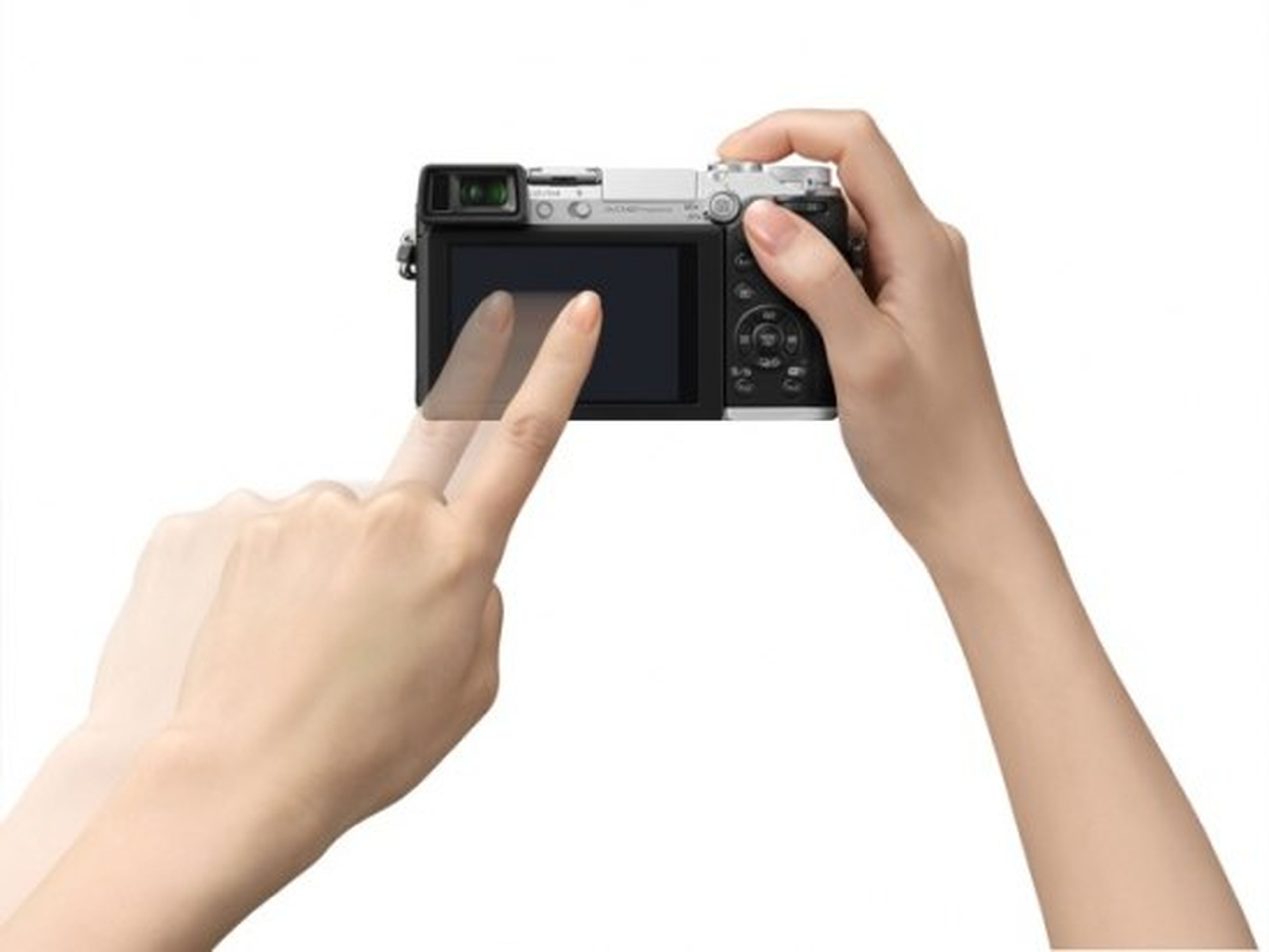 Panasonic lanza la cámara LUMIX GX7 con estilo neo-retro