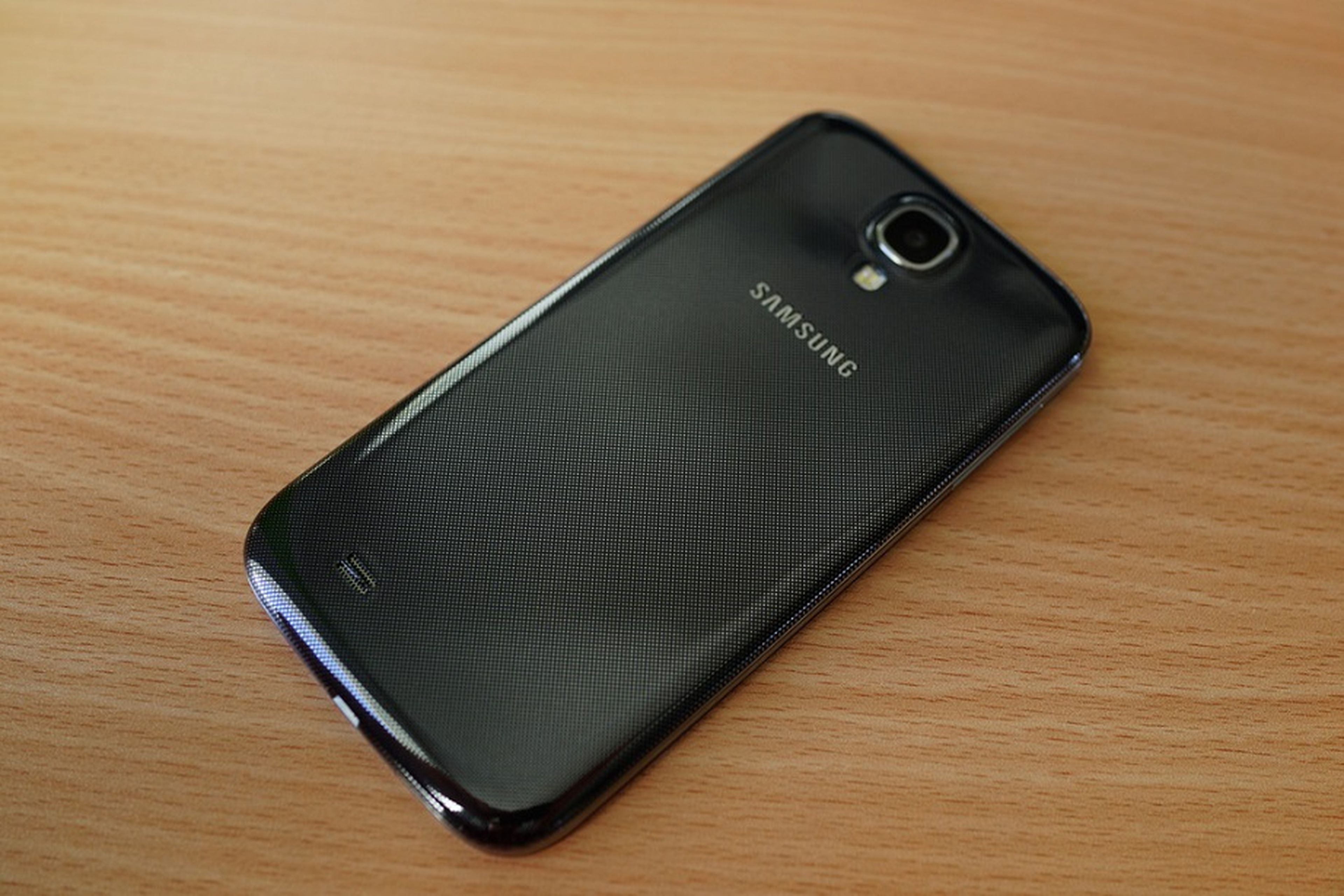 Samsung medita dejar de fabricar smartphones de plástico