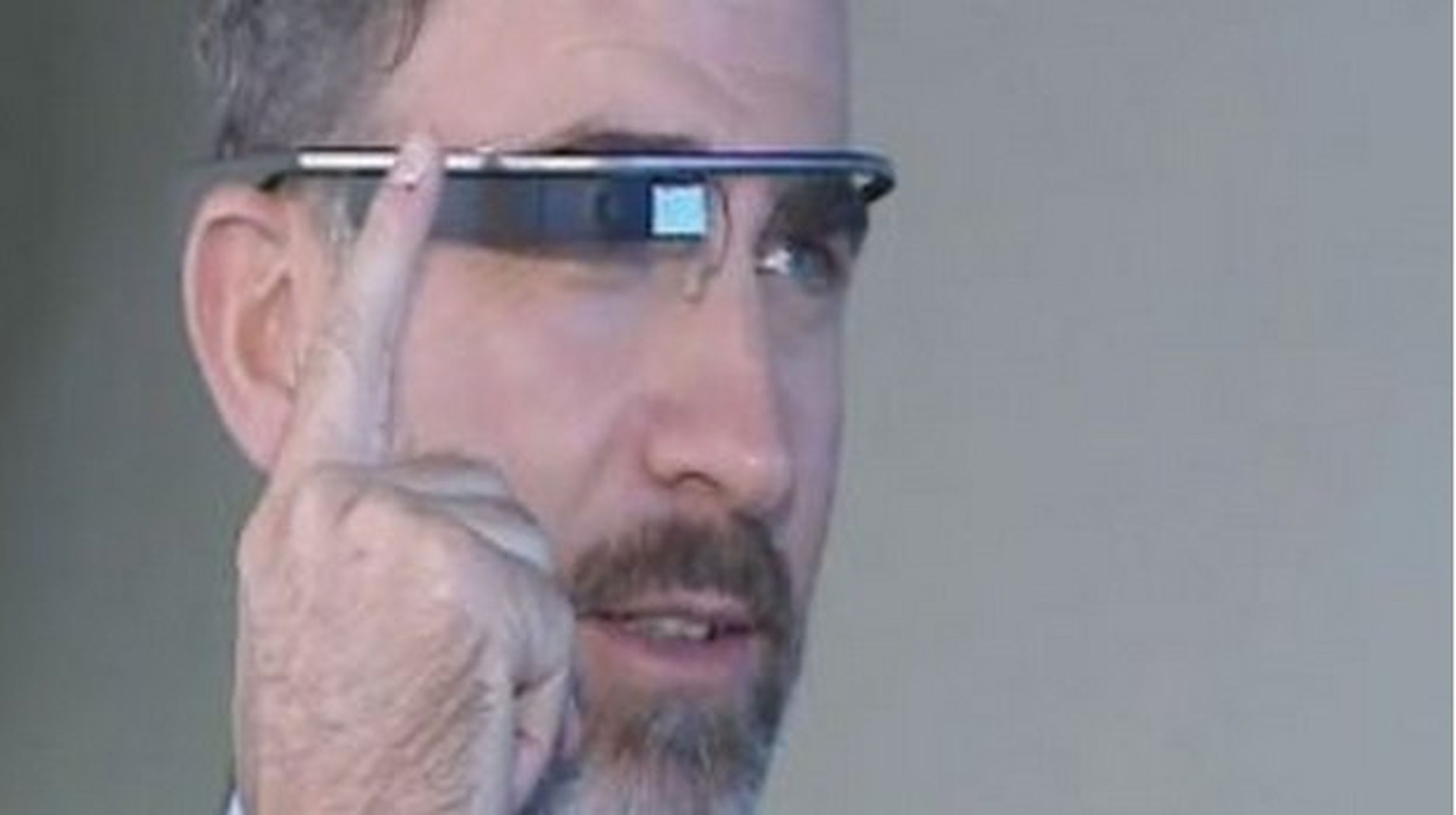 Felipe de Borbón con Google Glass