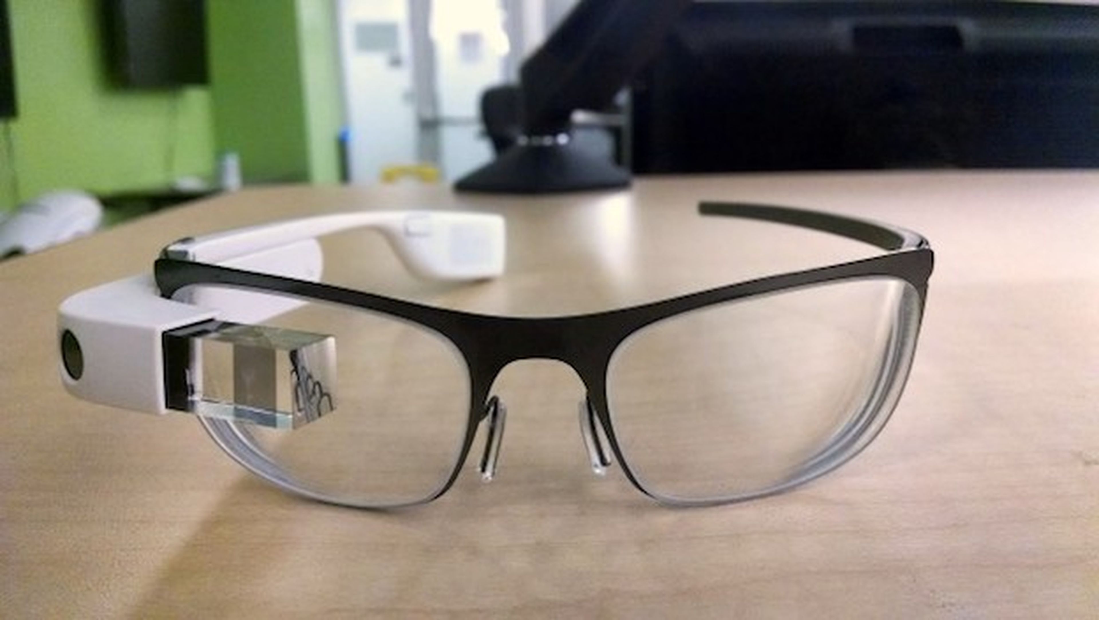 Aparecen imágenes supuestas Google Glass de prescripción