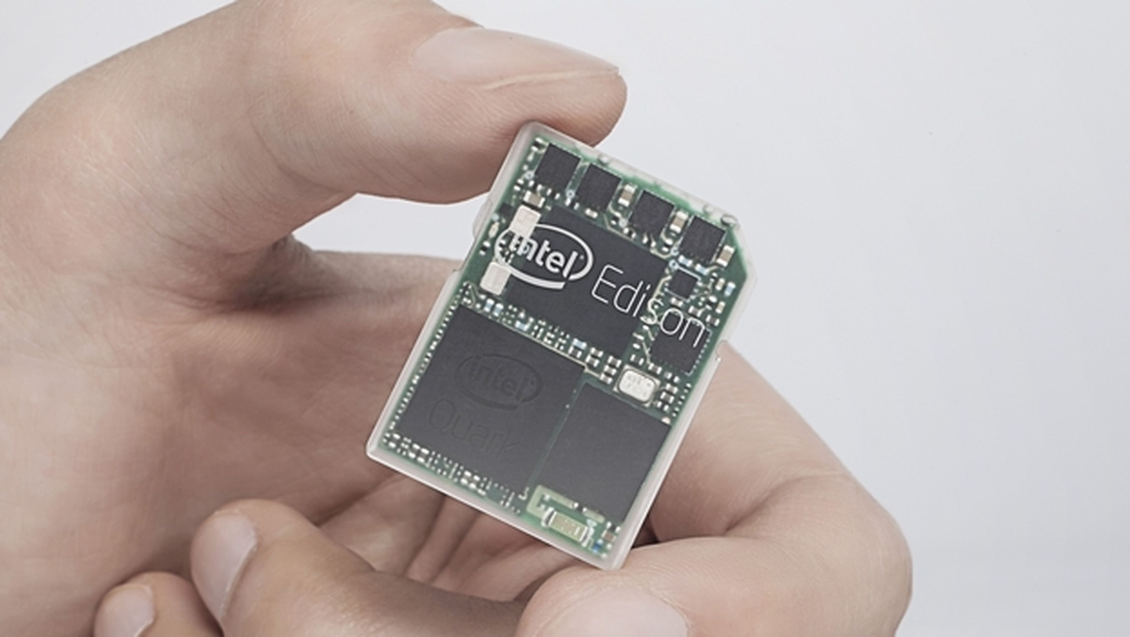 Edison de Intel, el ordenador que cabe dentro de una tarjeta SD