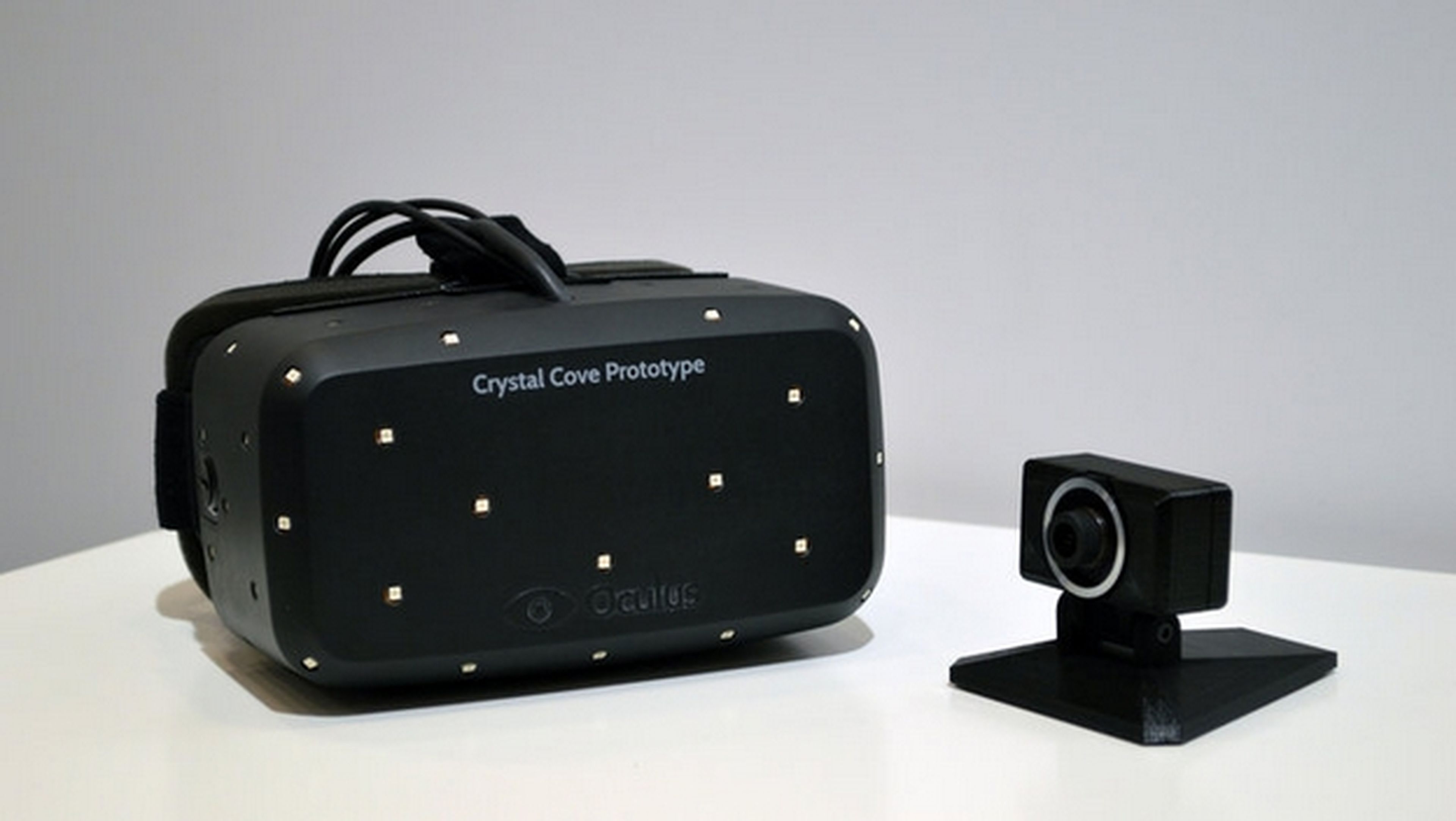 Las nuevas Oculus Rift Crystal Cove, con sensores de posicionamiento, gracias a la cámara