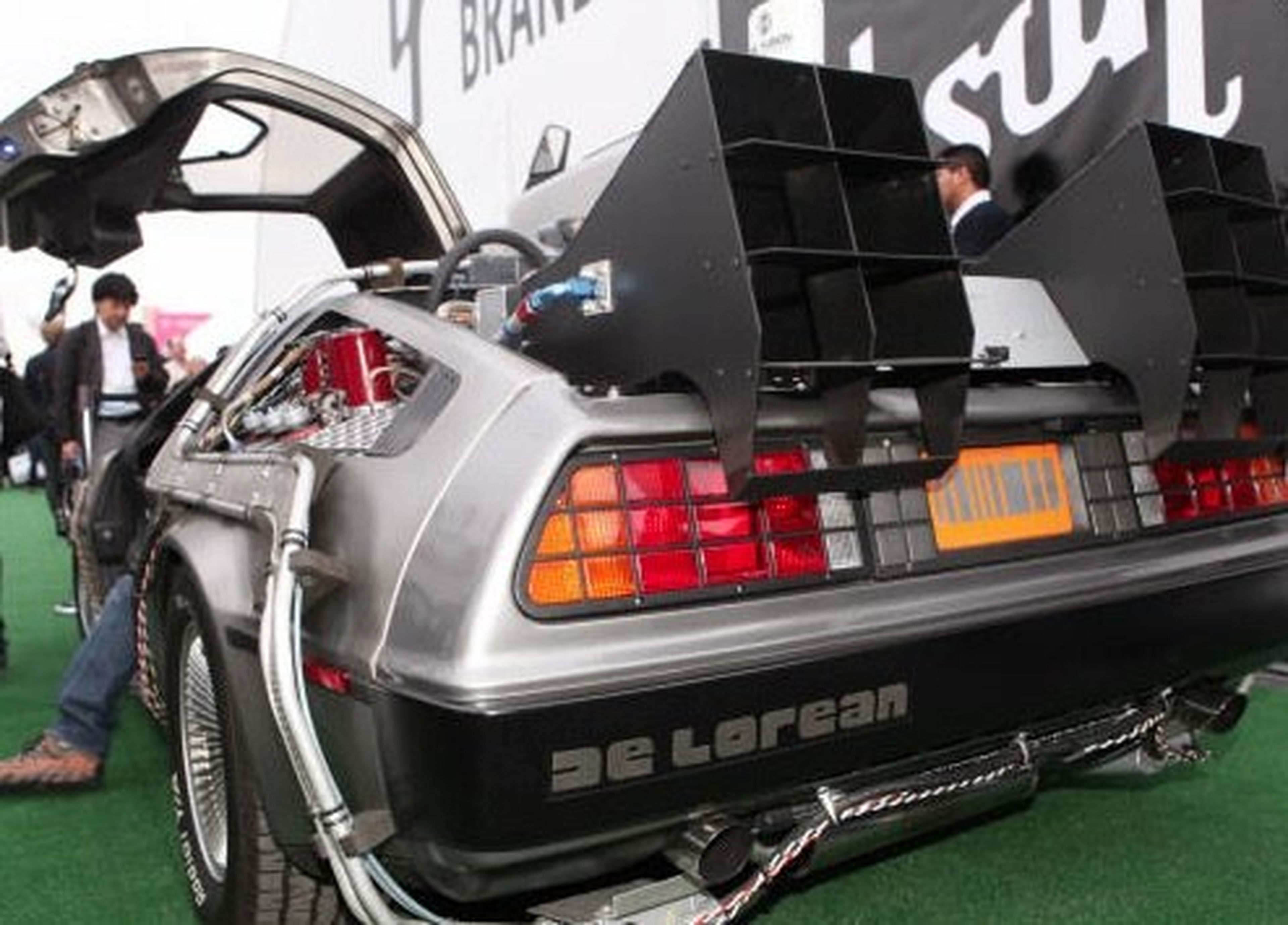 El DeLorean hace su entrada triunfal en CES 2014