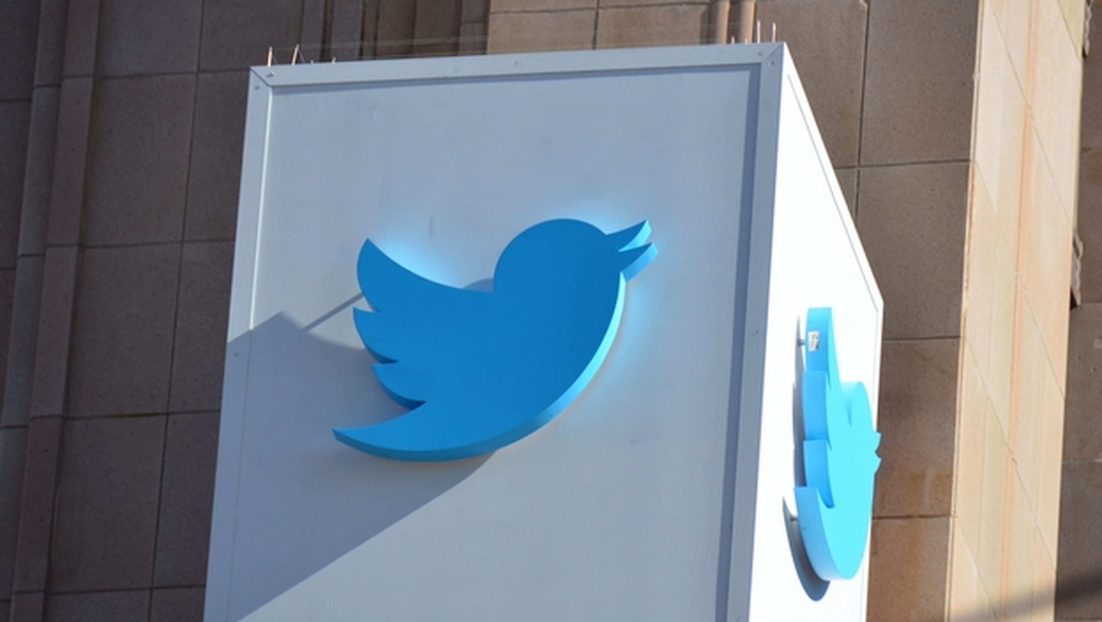 Twitter aumenta sus ingresos en 2013, pero no crece. Cae en Bolsa