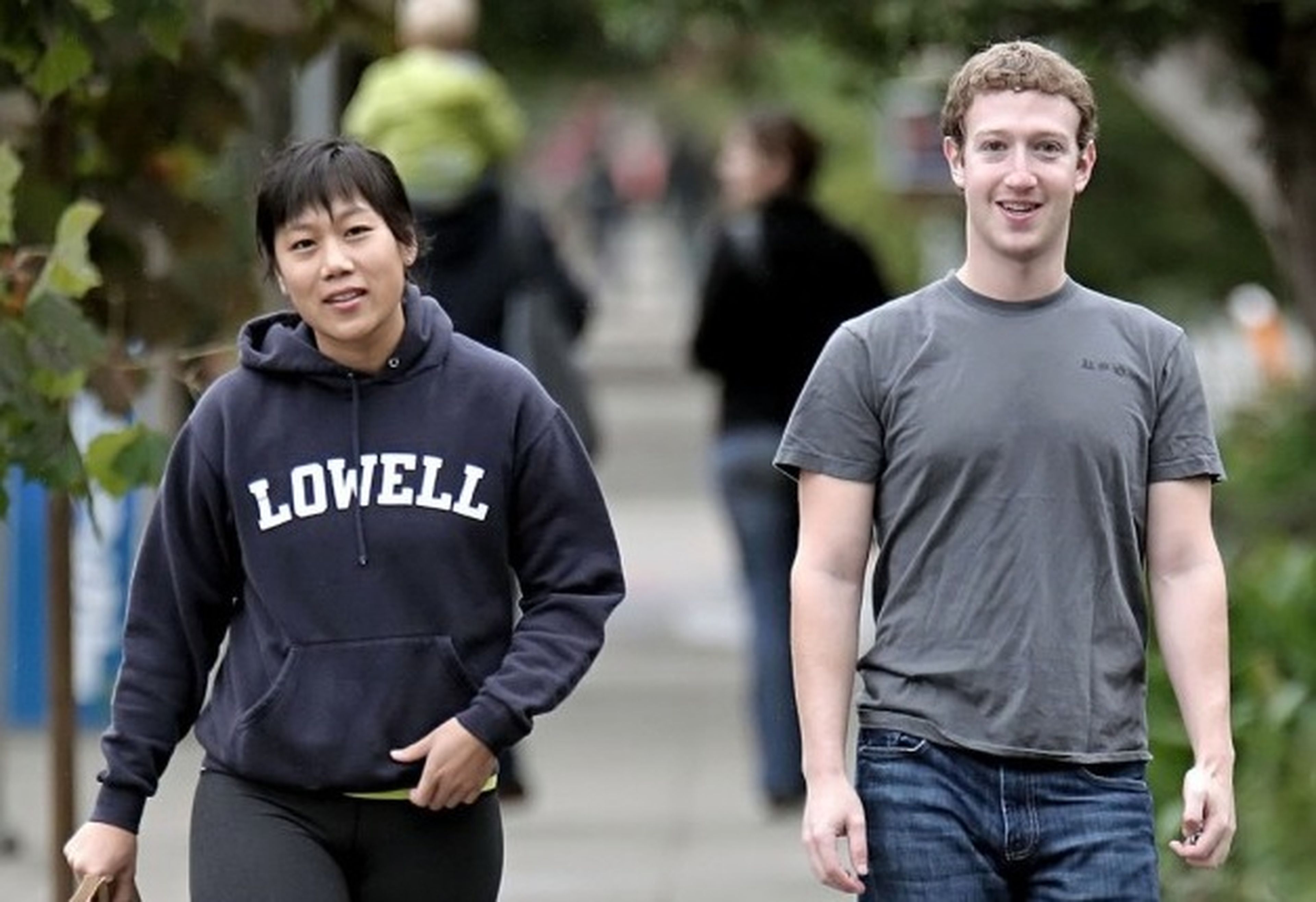 Mark Zuckerberg y Priscilla Chan, Facebook, donación de acciones
