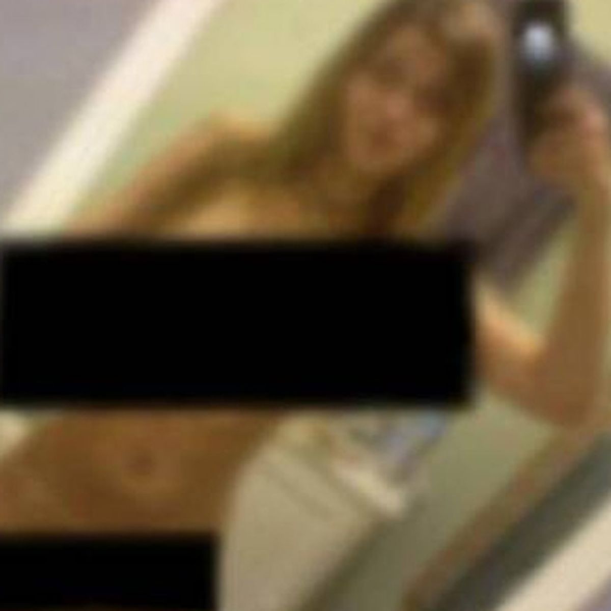 Joven es arrestada tras subir a Twitter un selfie desnuda