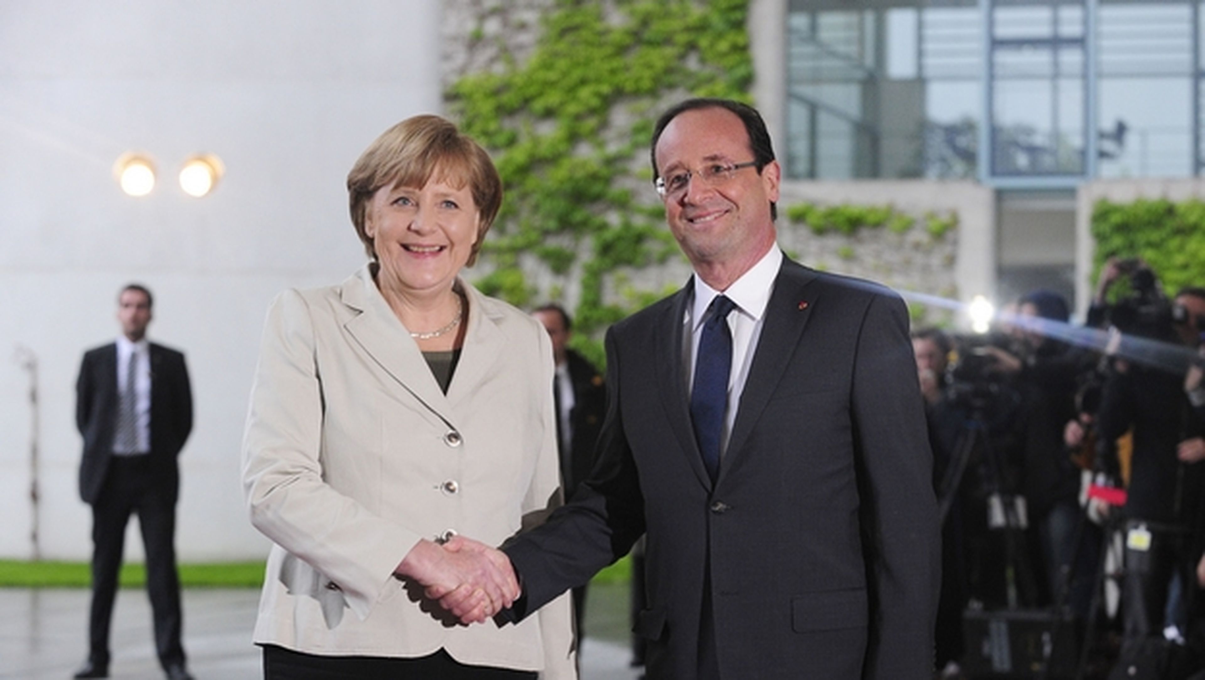 Francia y Alemania pacta la creación de una Internet europea que no pase por Estados Unidos