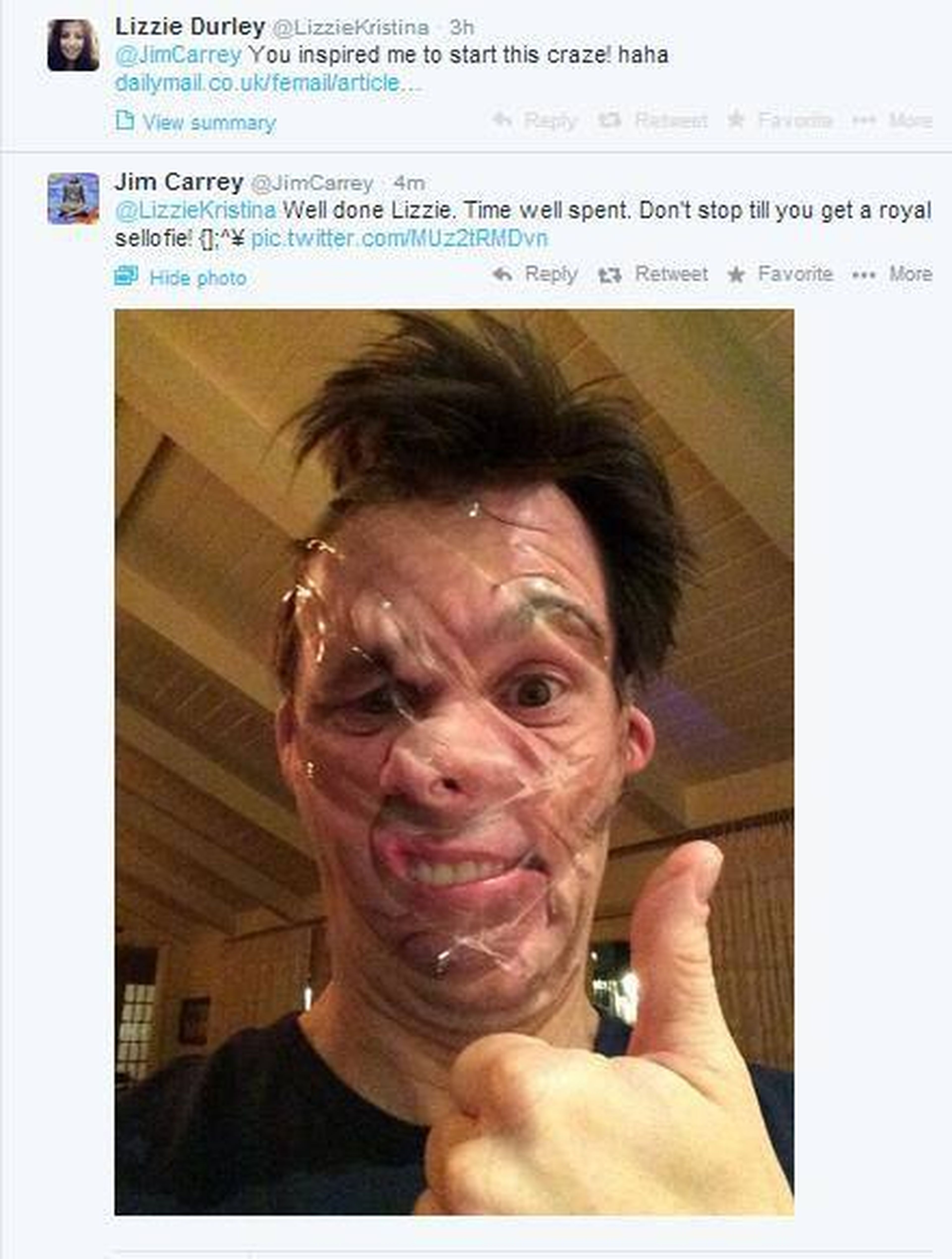Sellotape selfie Jim Carrey