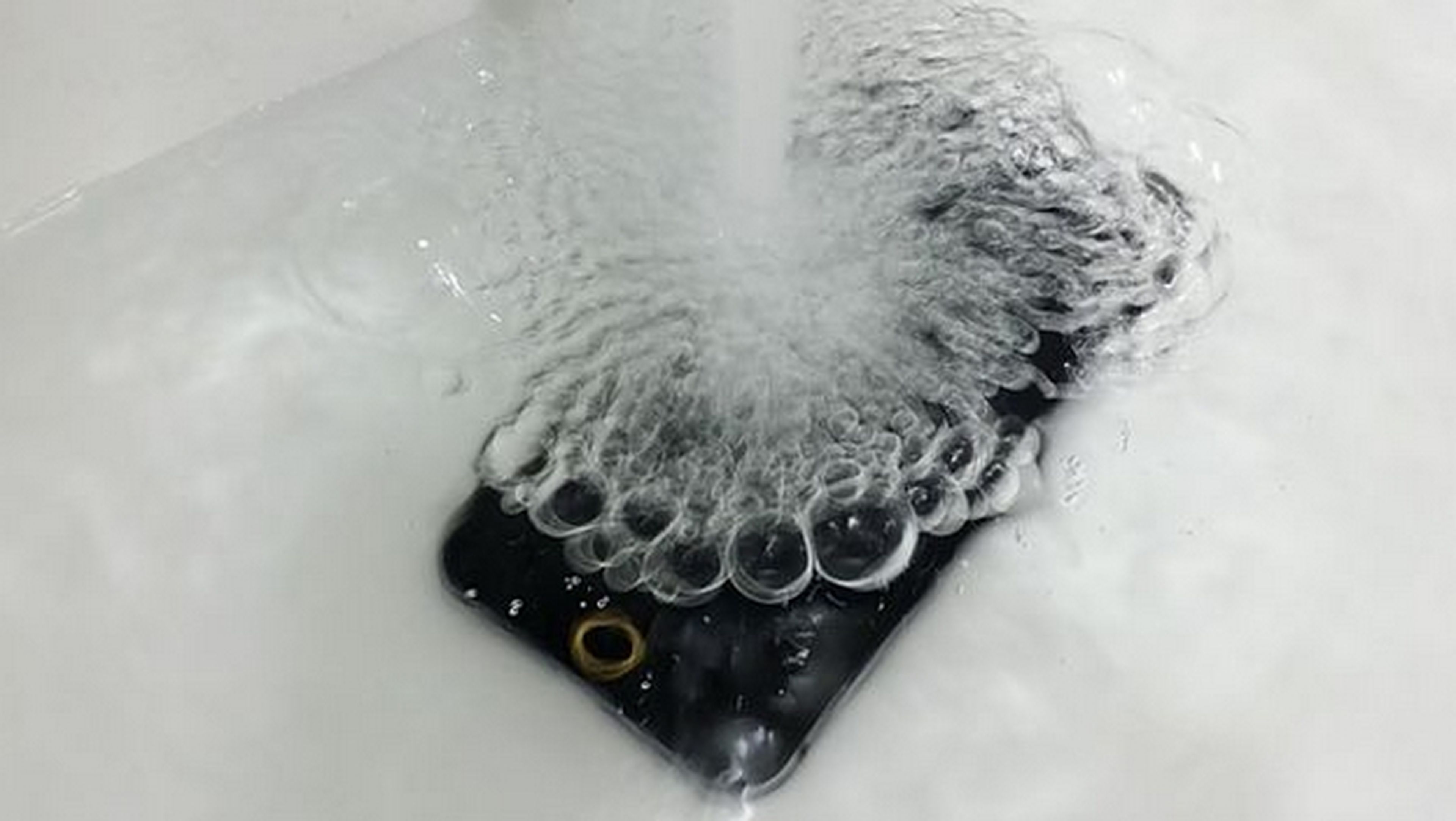 Se filtran fotos de iPhone 6 resistente al agua, y un render de Foxconn, fabricante del iPhone 6.