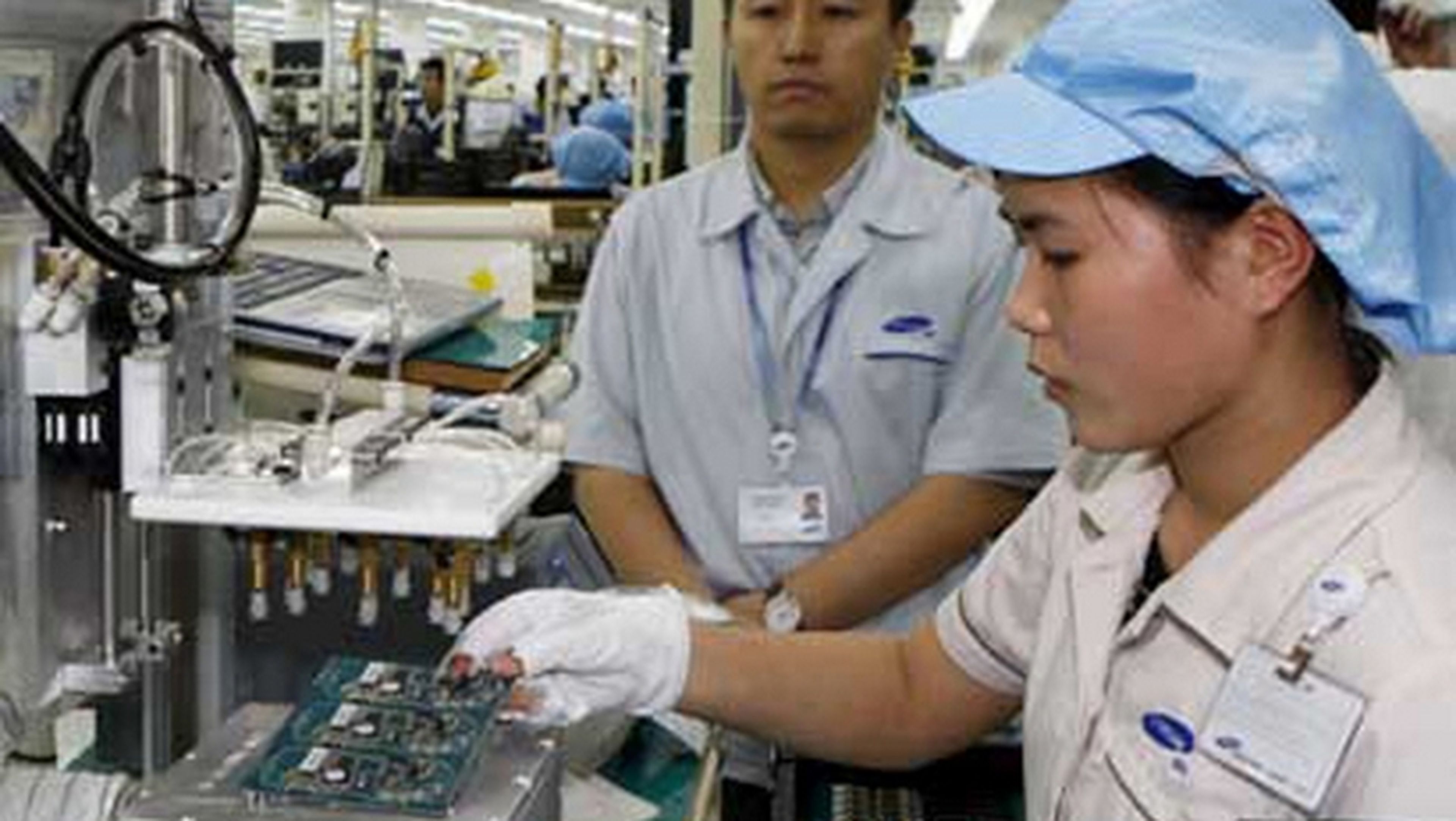Samsung pide perdón a sus trabajadores enfermos de leucemia y cáncer, aunque no reconoce ser la causa de dicha enfermedad.