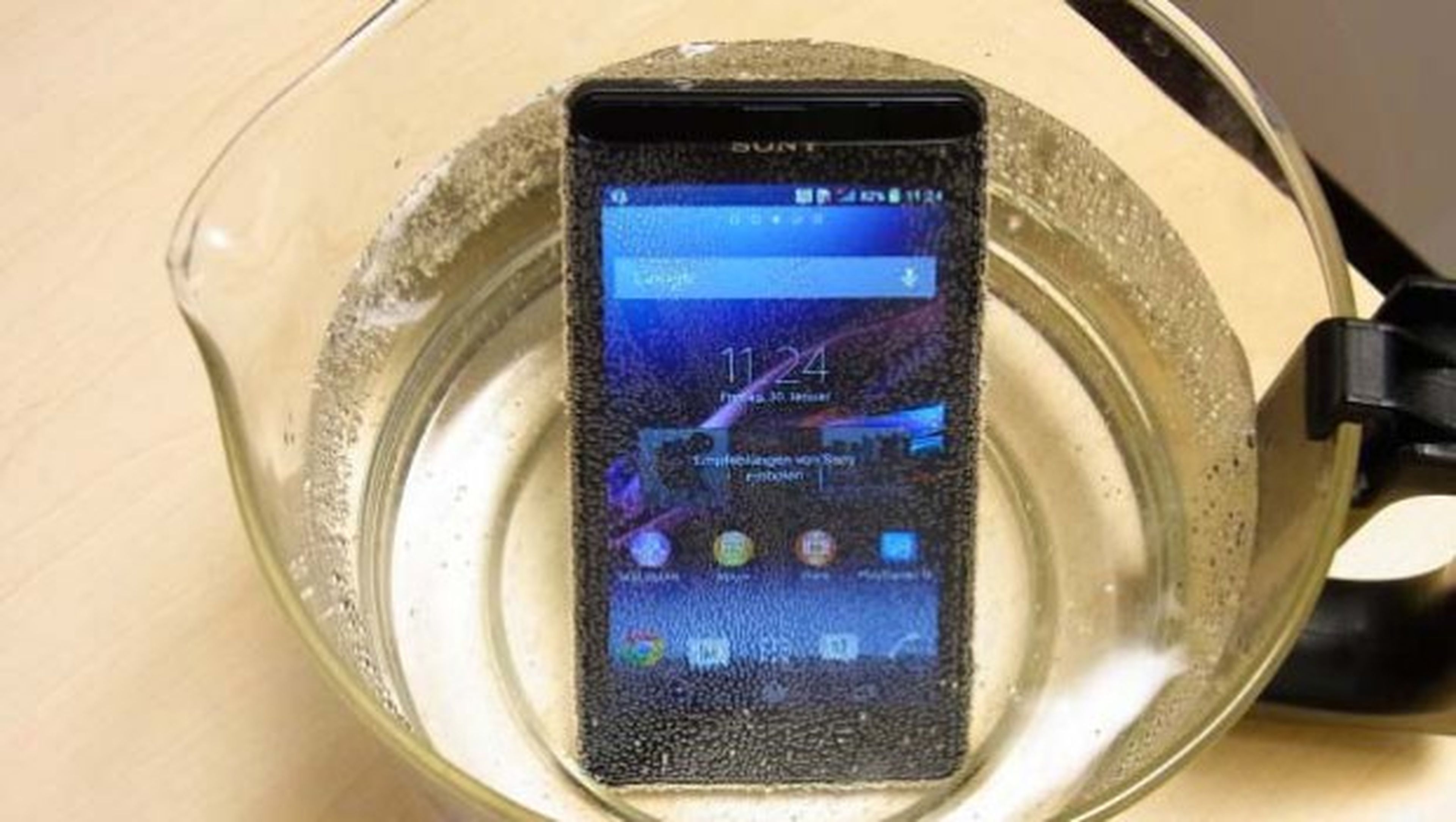 Sony Xperia Z1 Compact en agua