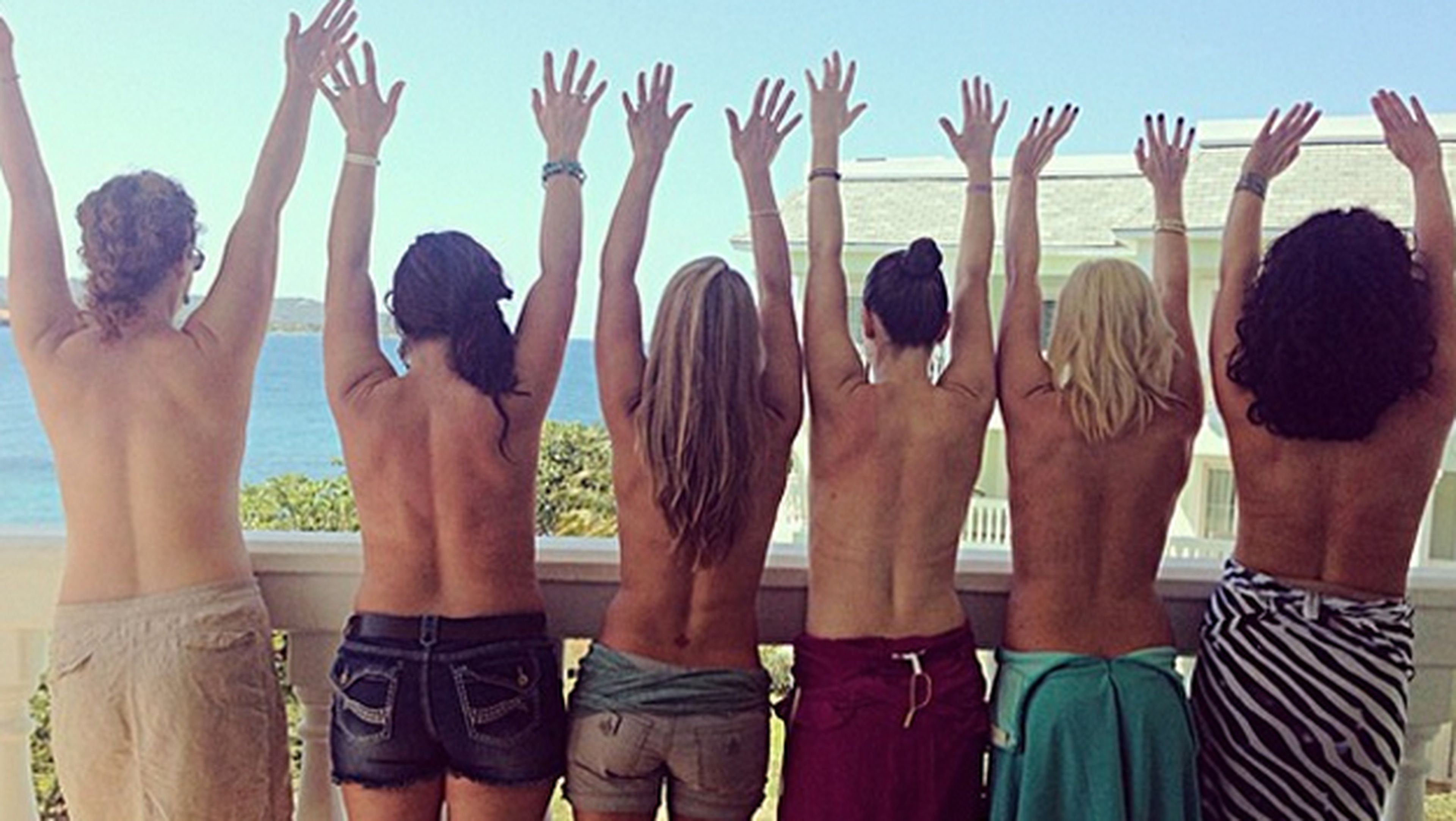 Selfie Topless, la nueva moda en Instagram