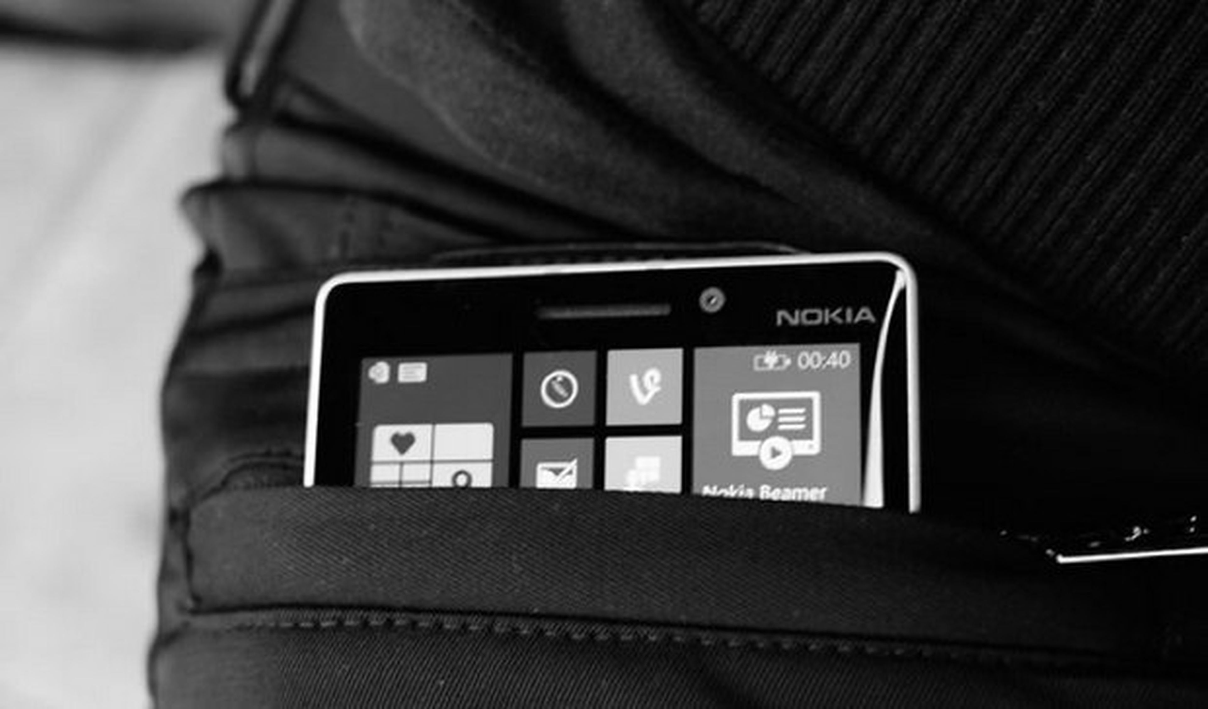 Pantalón de Microsoft que recarga tu móvil
