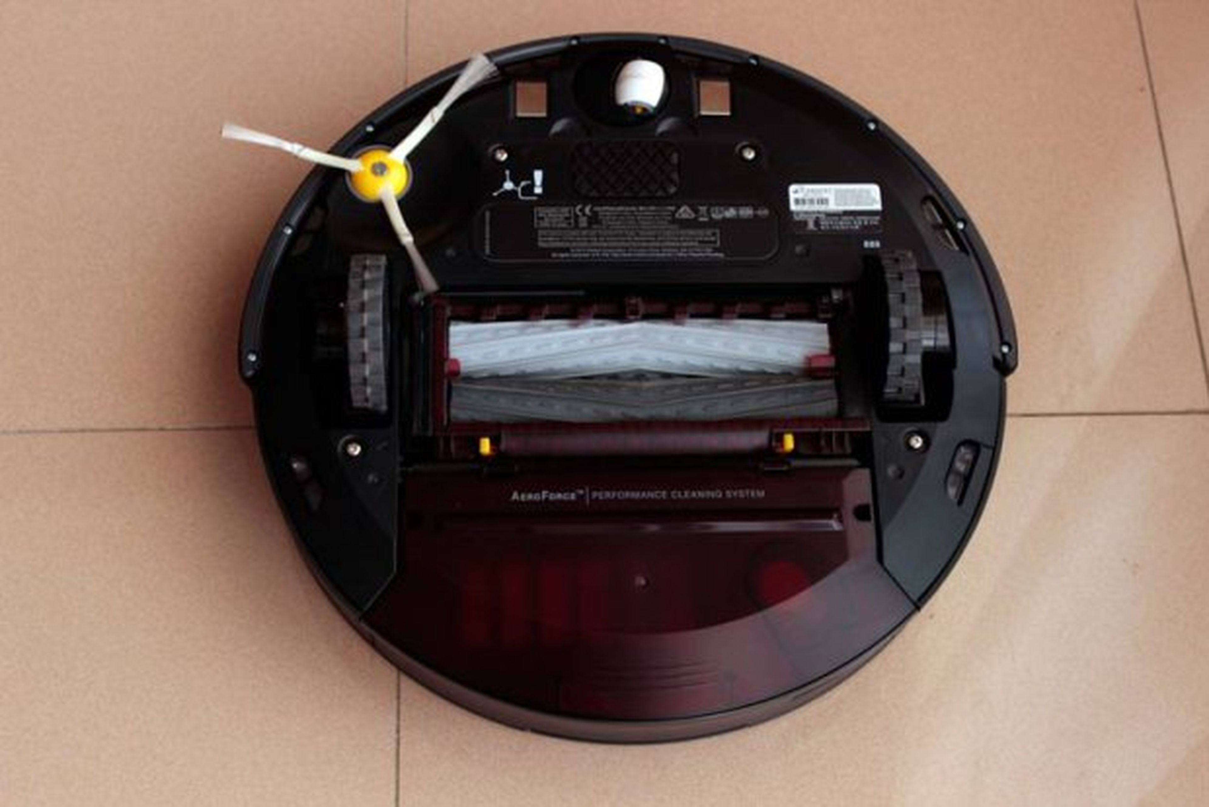 Sensores en la parte inferior del Roomba 880