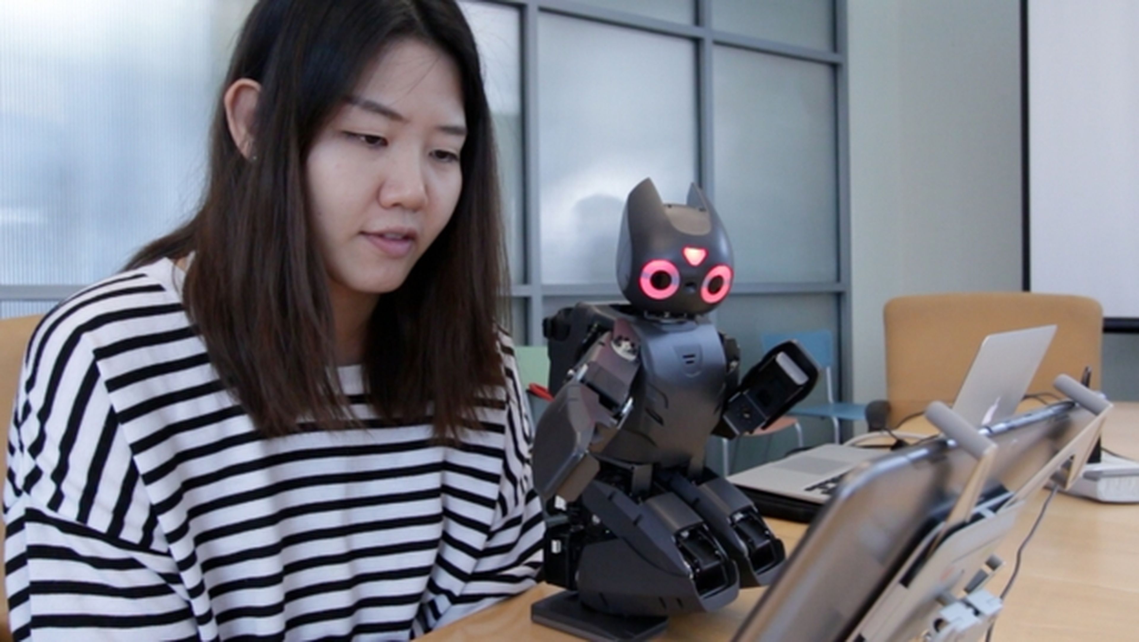 Un robot que juega a Angry Birds ayudará en la rehabilitación de niños discapacitados o lesionados.