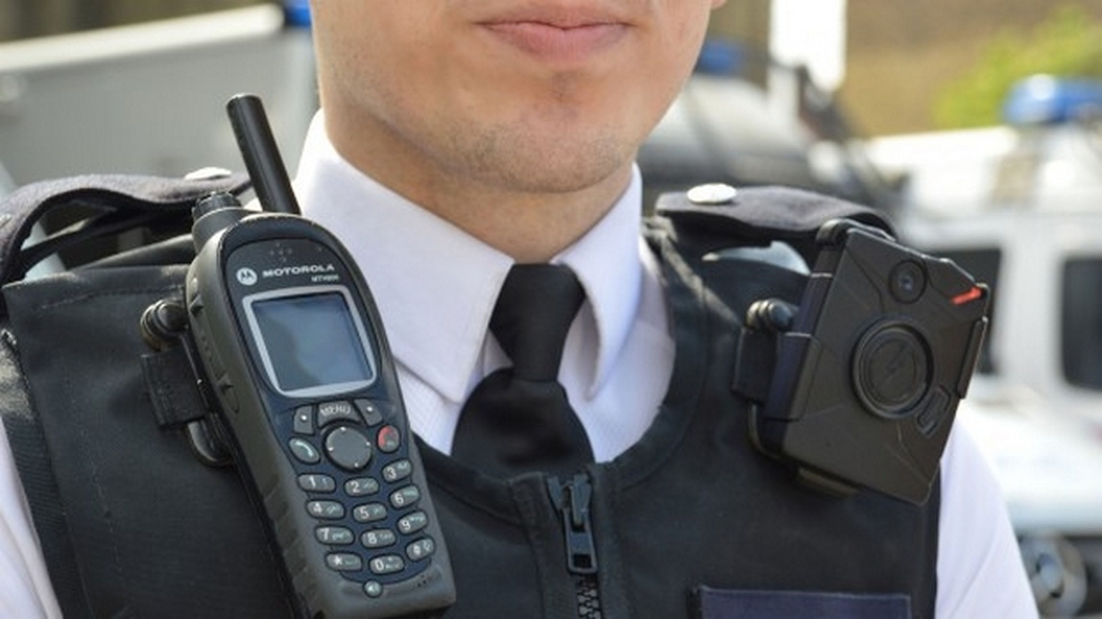 La Policía Municipal de Madrid llevará cámaras en el hombro que graban de forma continua. ¿Es legal?