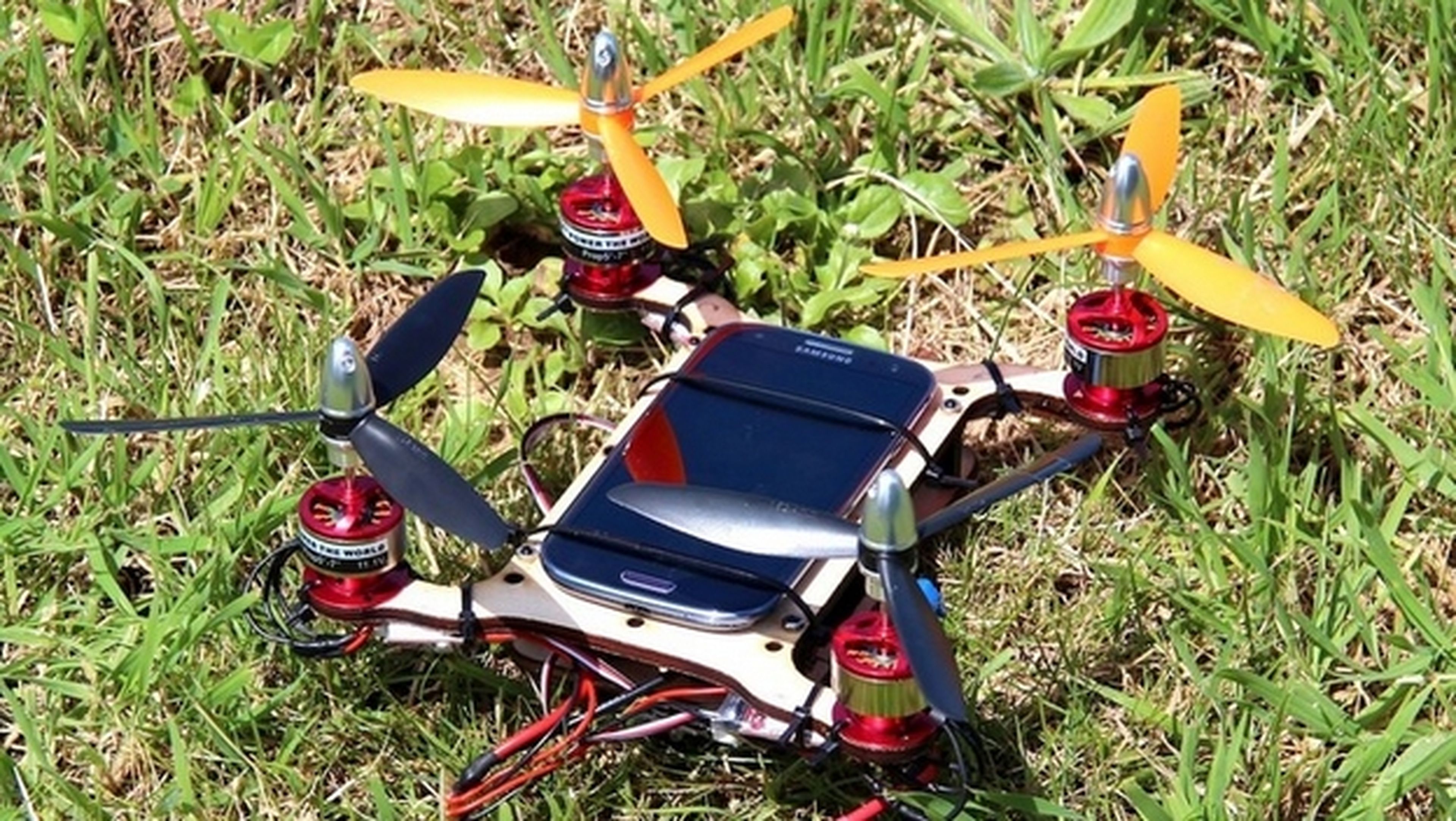 Flone, crea tu propio drone volador con tu smartphone