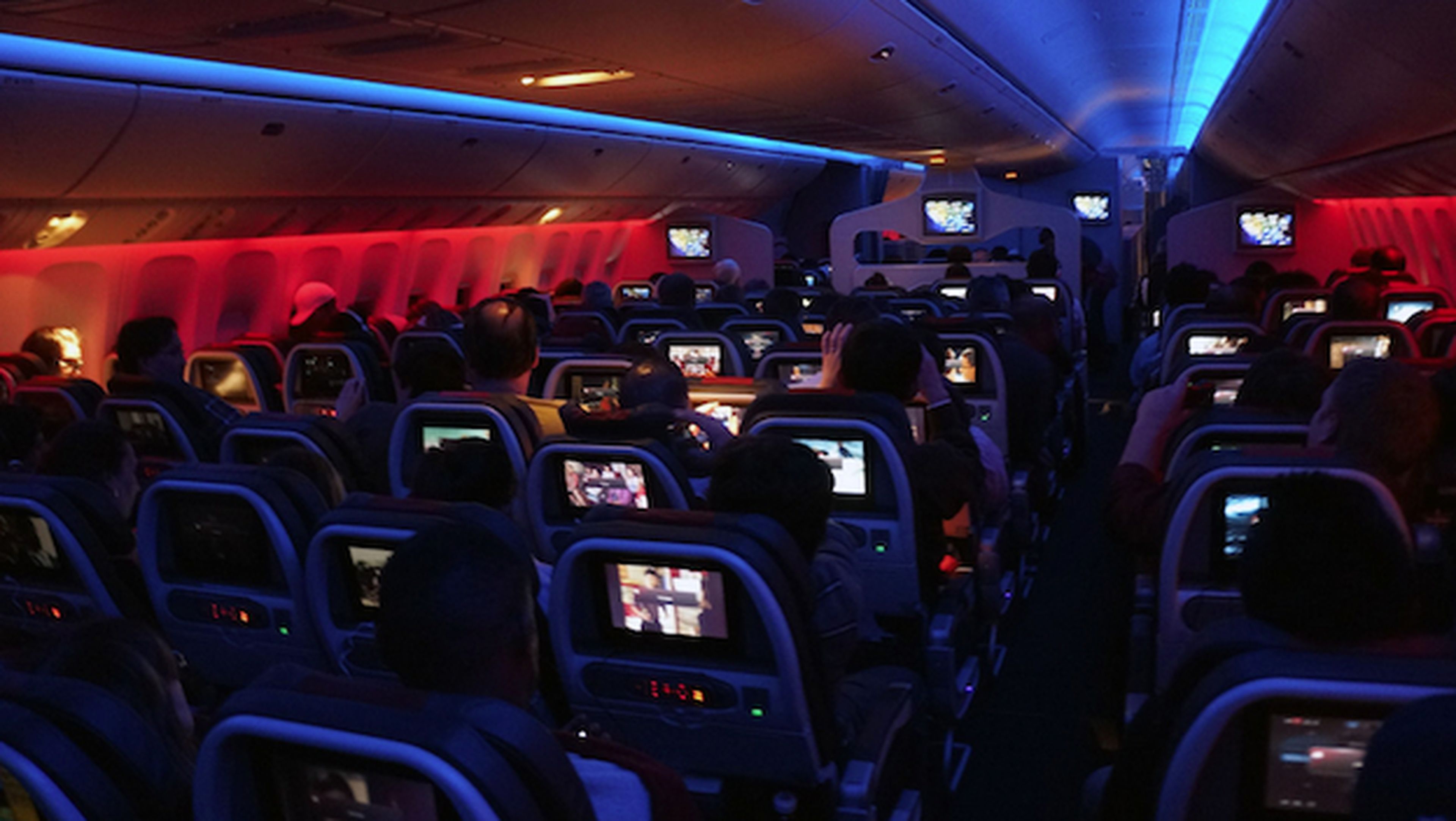 Desde hoy se podrá revisar tu smartphone en vuelos a EE.UU