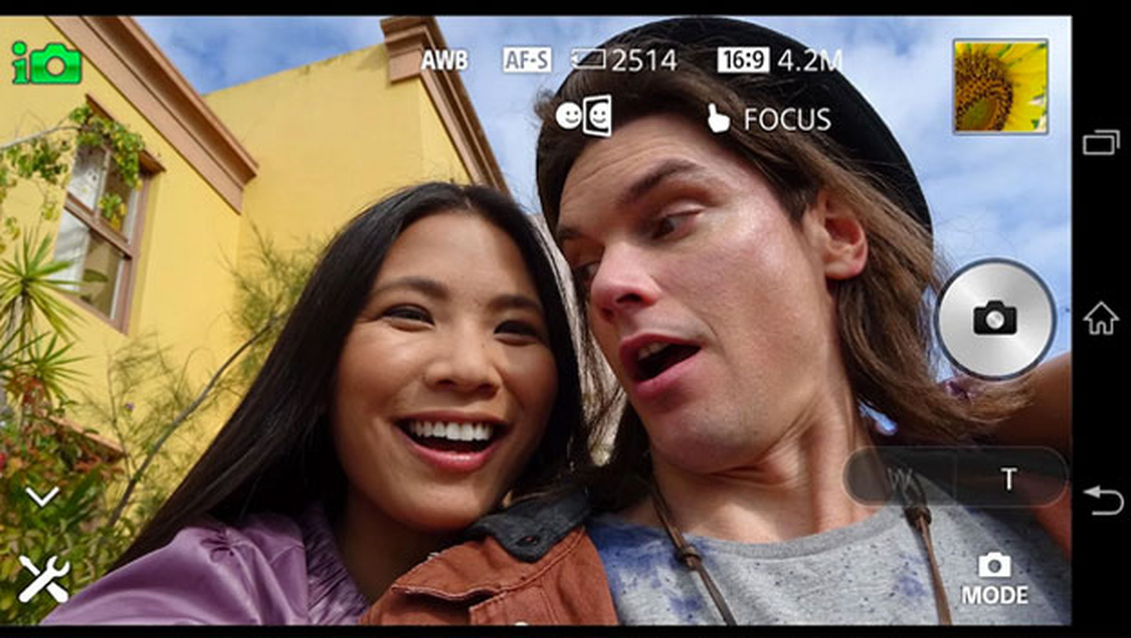 Sony QX1 convierte tu smartphone en una cámara réflex