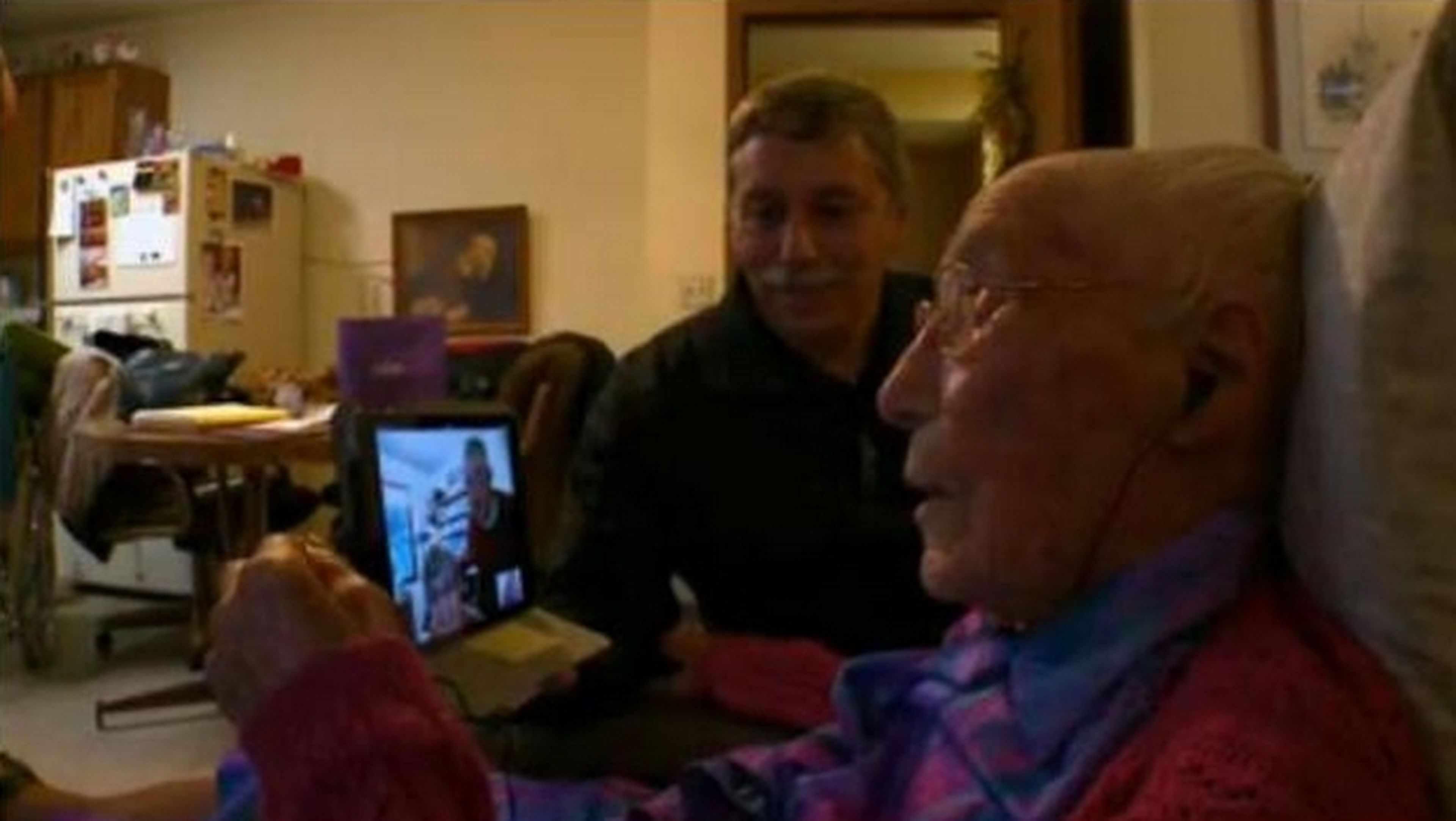 Mujer de 113 años miente con su edad para entrar en Facebook.