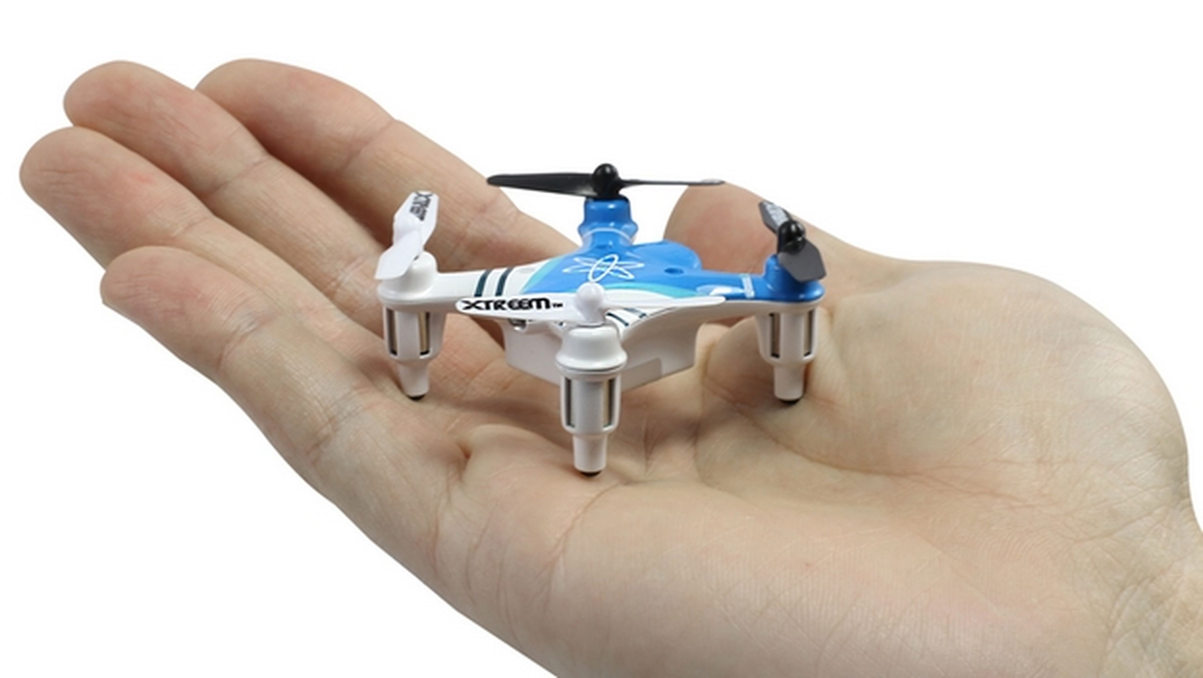Así es el dron más pequeño del mundo... El Xtreem Atom Mini Drone... ¡Cabe en tu mano!