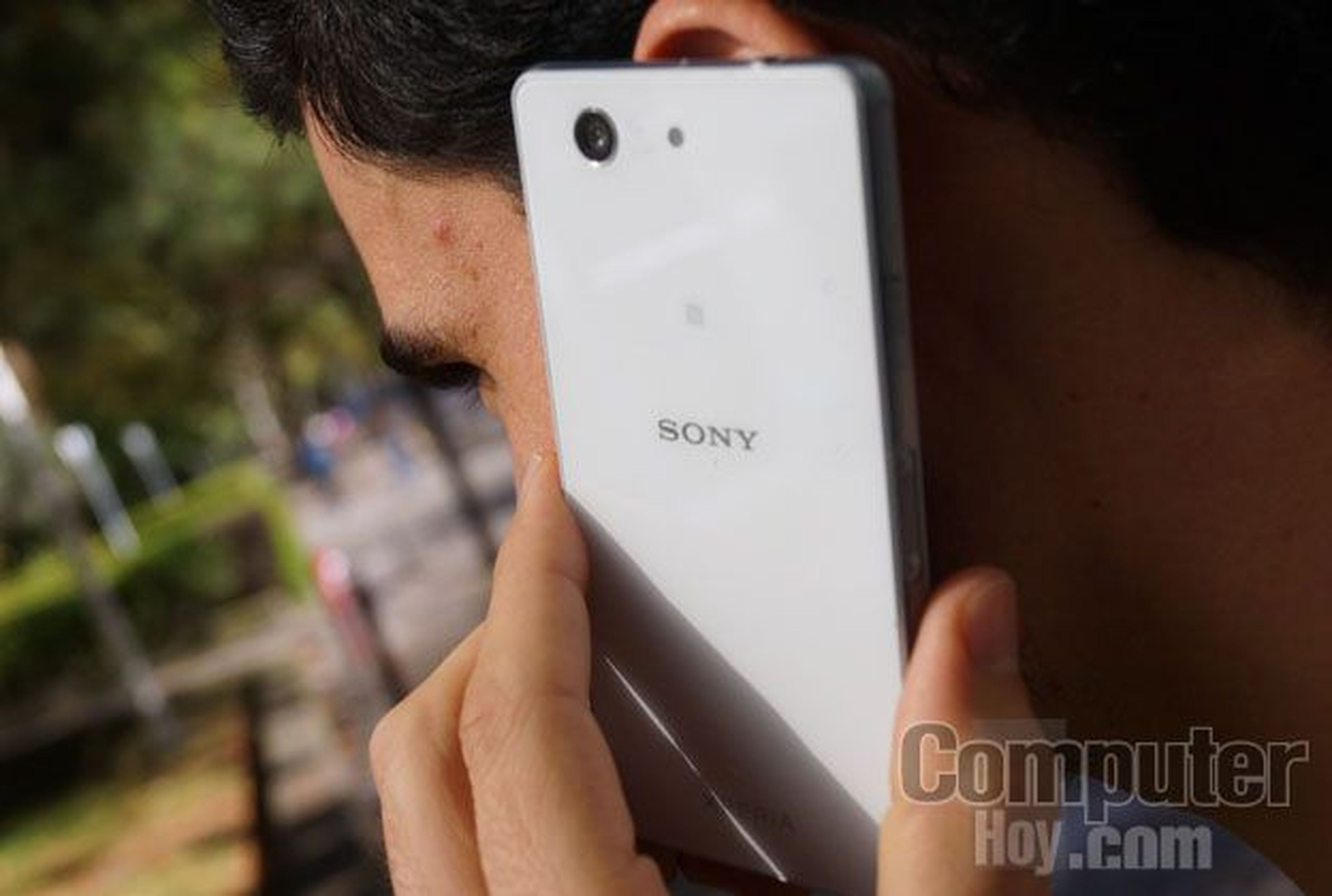 Sony Xperia Z3 Compact llamando