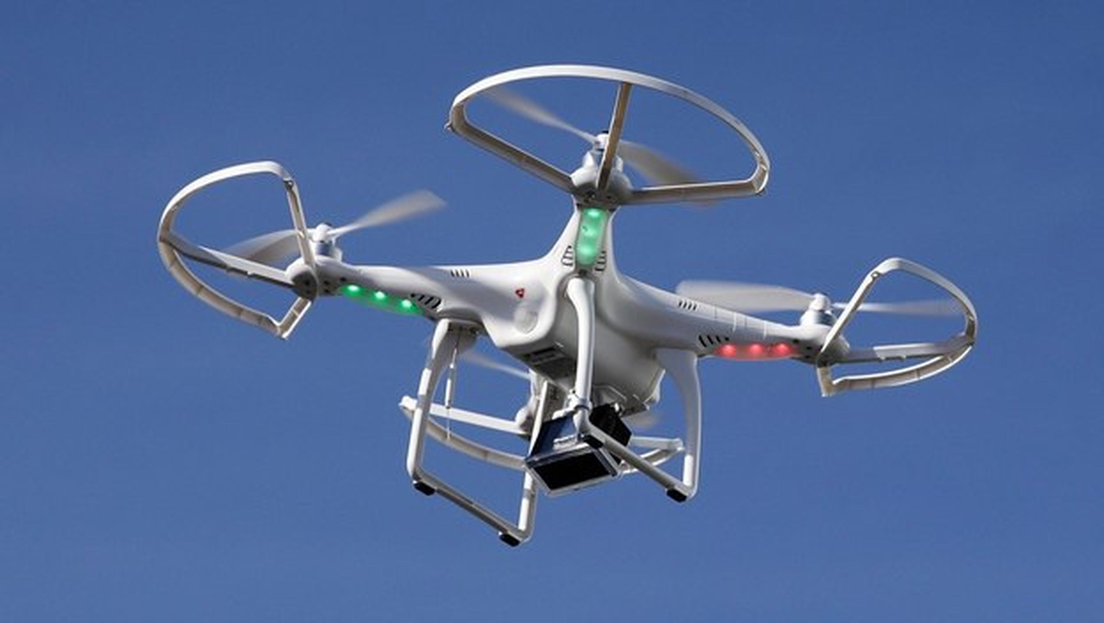 Un drone salva a un trabajador colgado a 10 pisos de altura