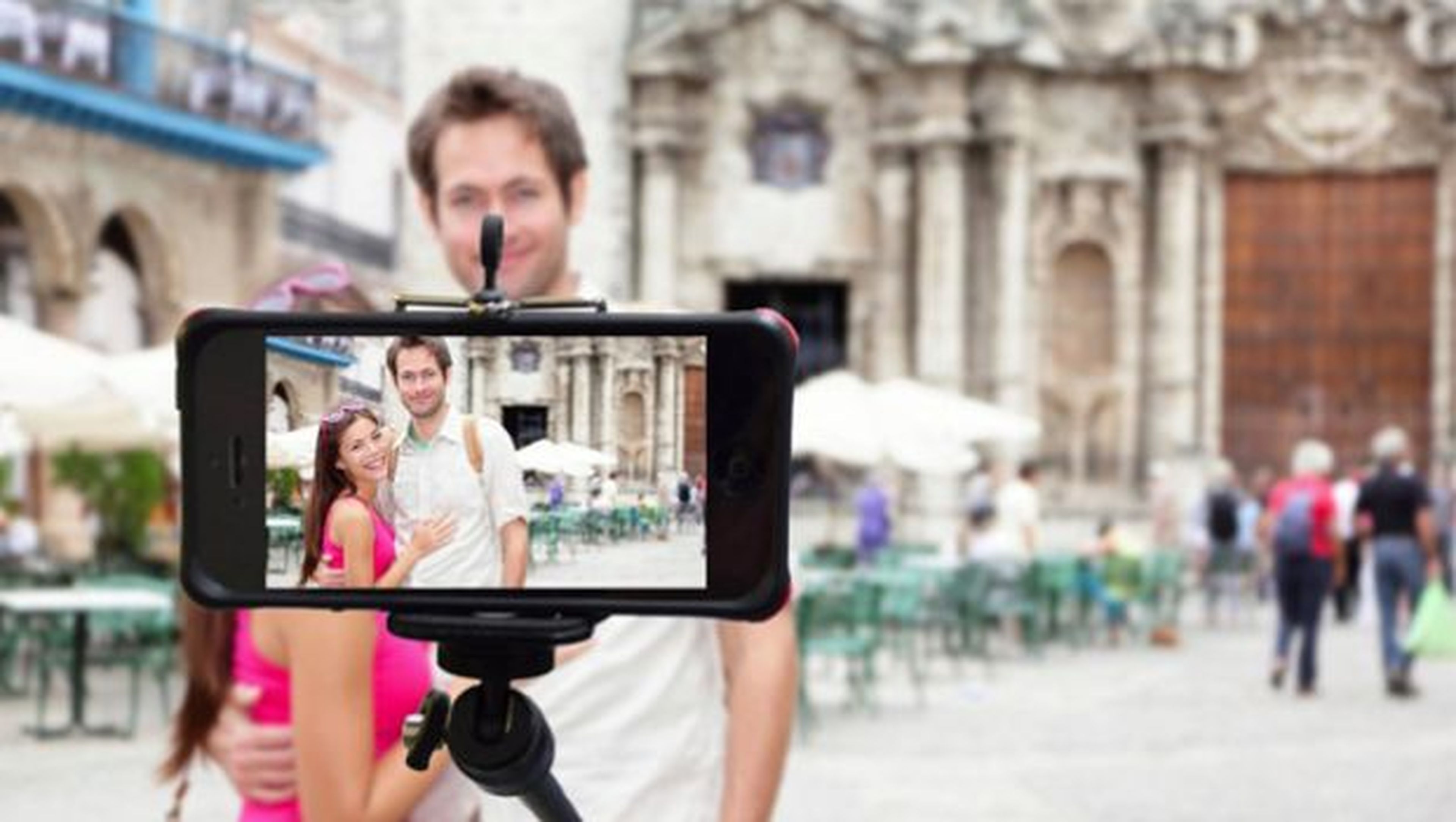 Los 7 mejores palo selfie o selfie stick para autofotos