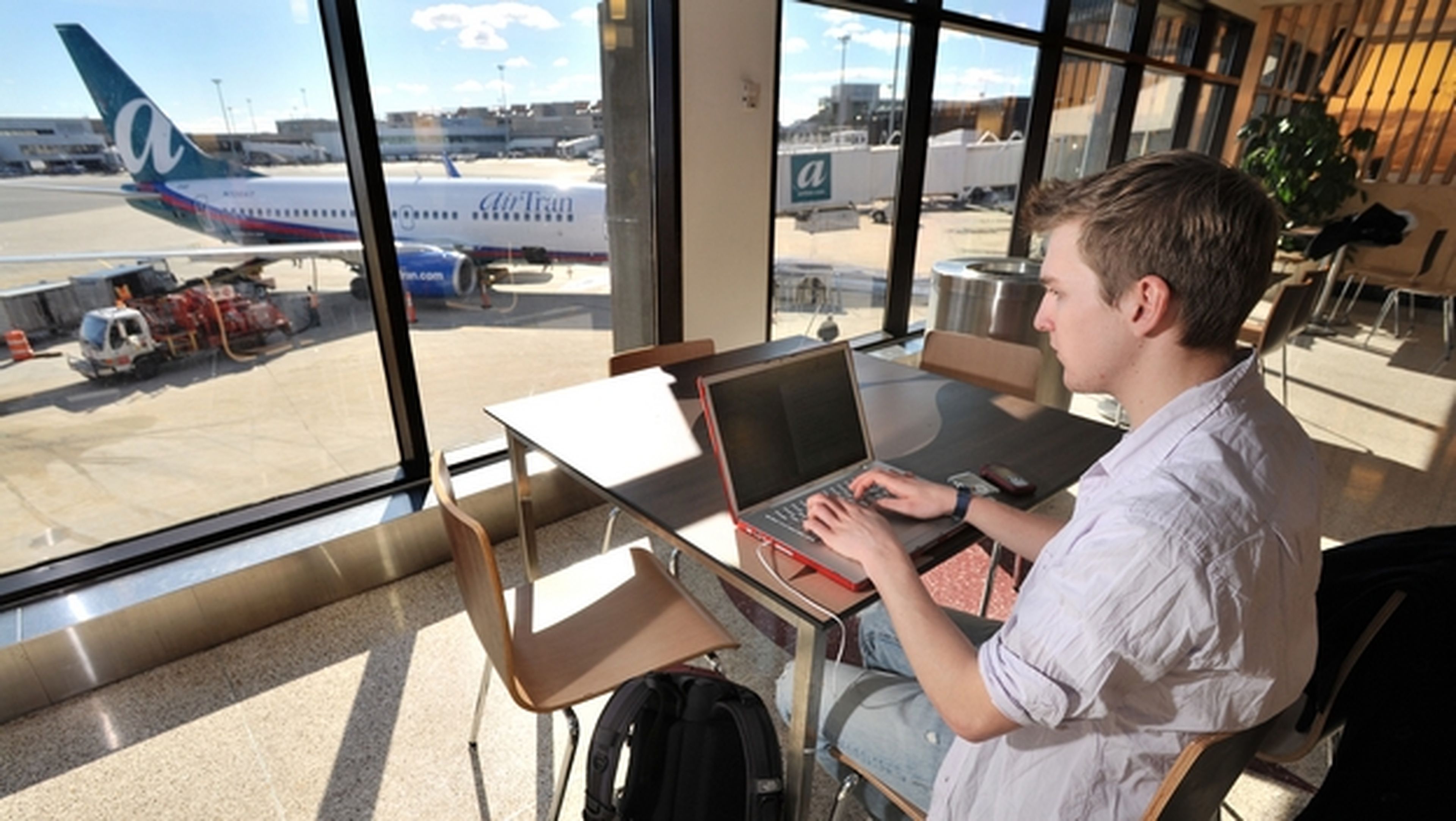 El Wi-Fi gratuito en los aeropuertos y estaciones españoles.