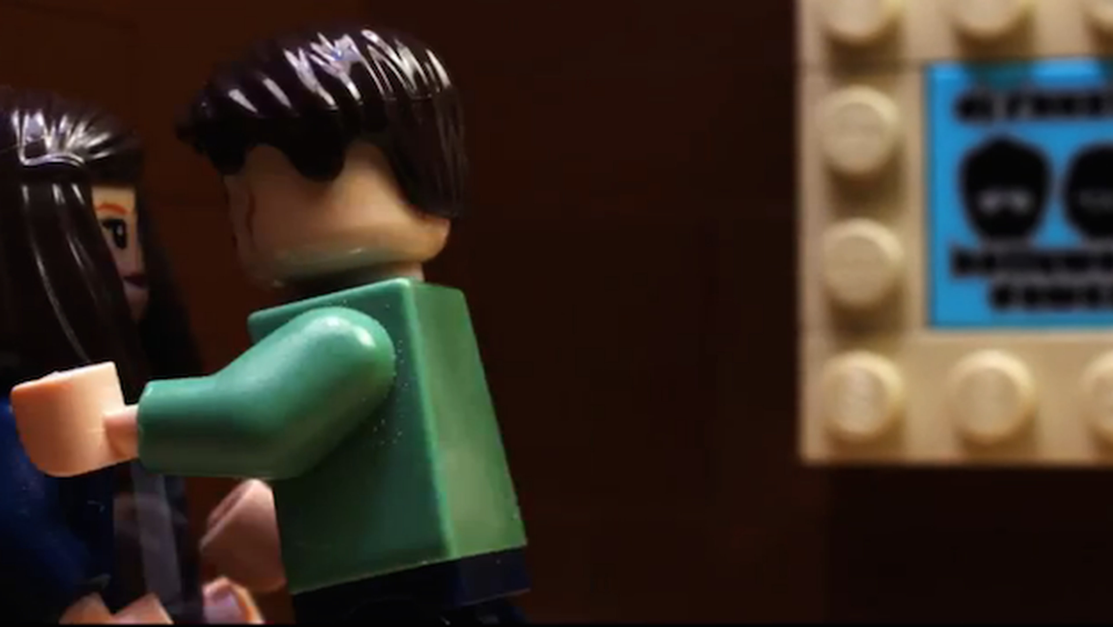 Escena del trailer de 50 sombras de Grey protagonizado por muñecos de Lego