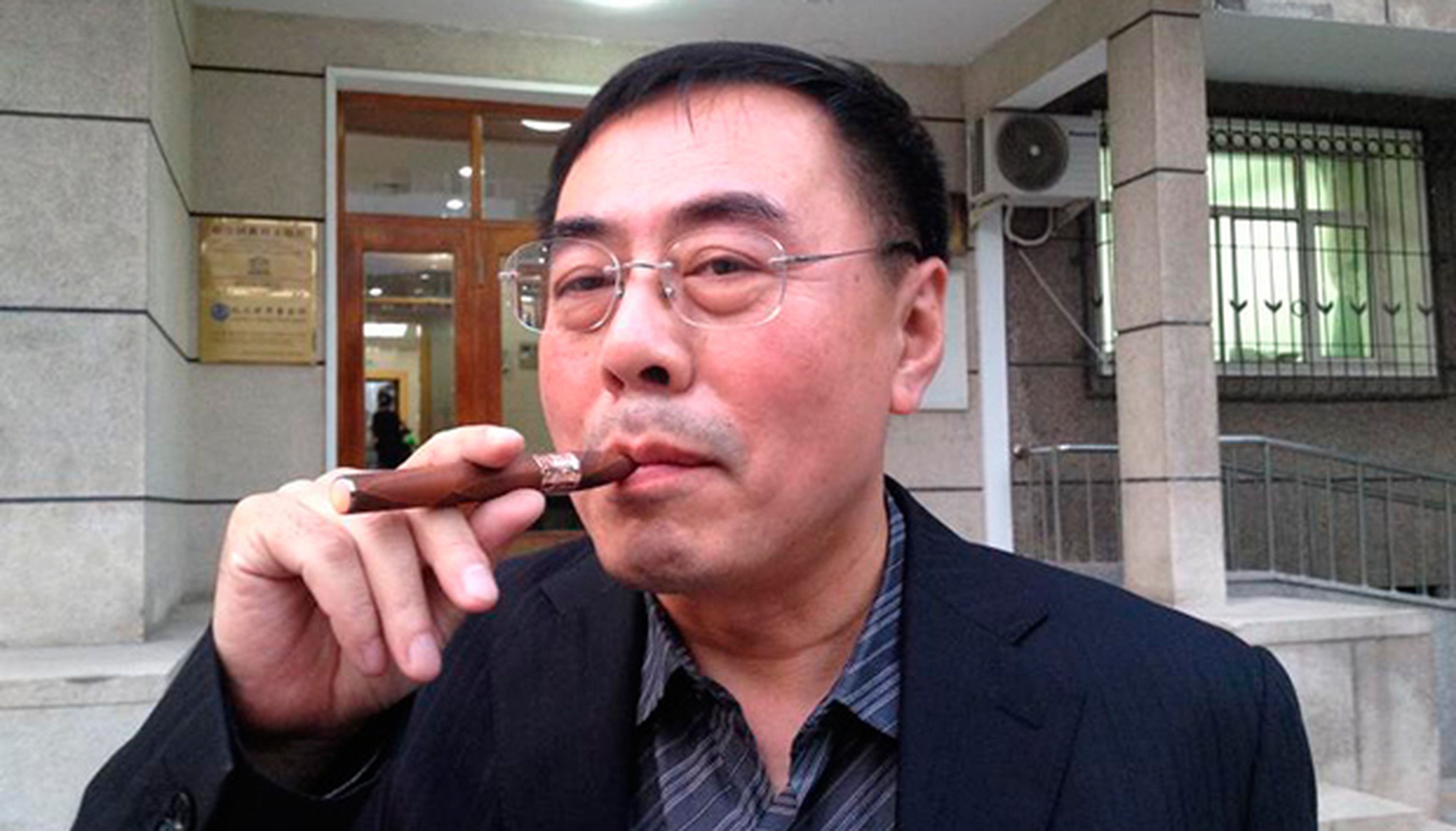 Hon Lik. Impulsor del actual cigarrillo electrónico