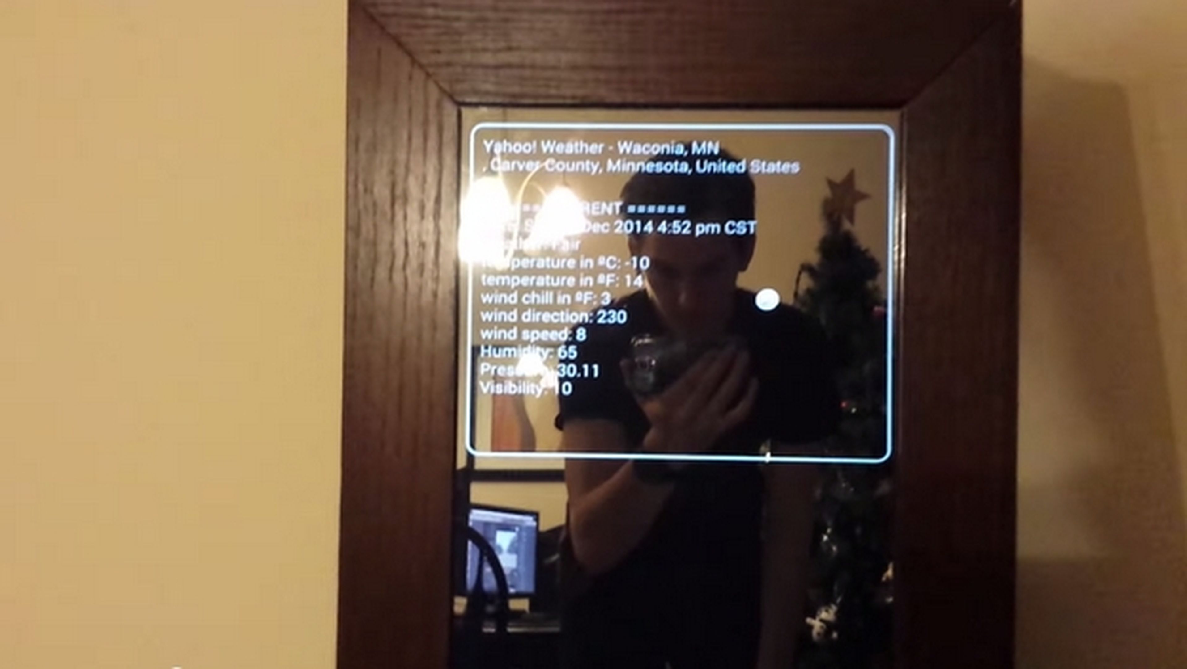 Este espejo inteligente muestra las notificaciones del móvil (vídeo)