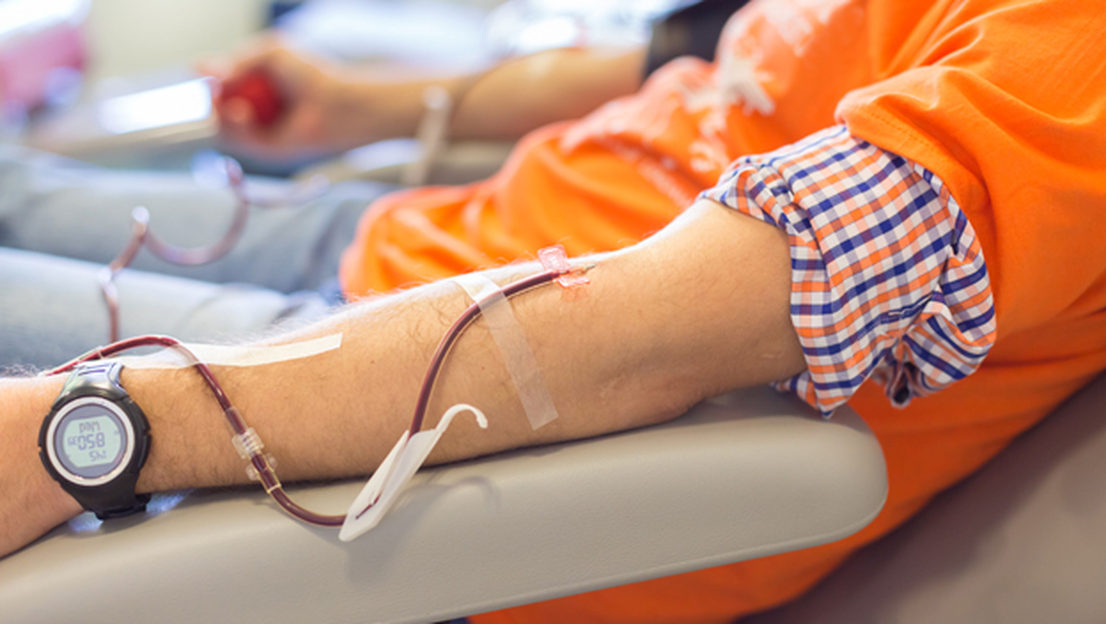 Niño se convierte en alérgico tras una transfusión de sangre