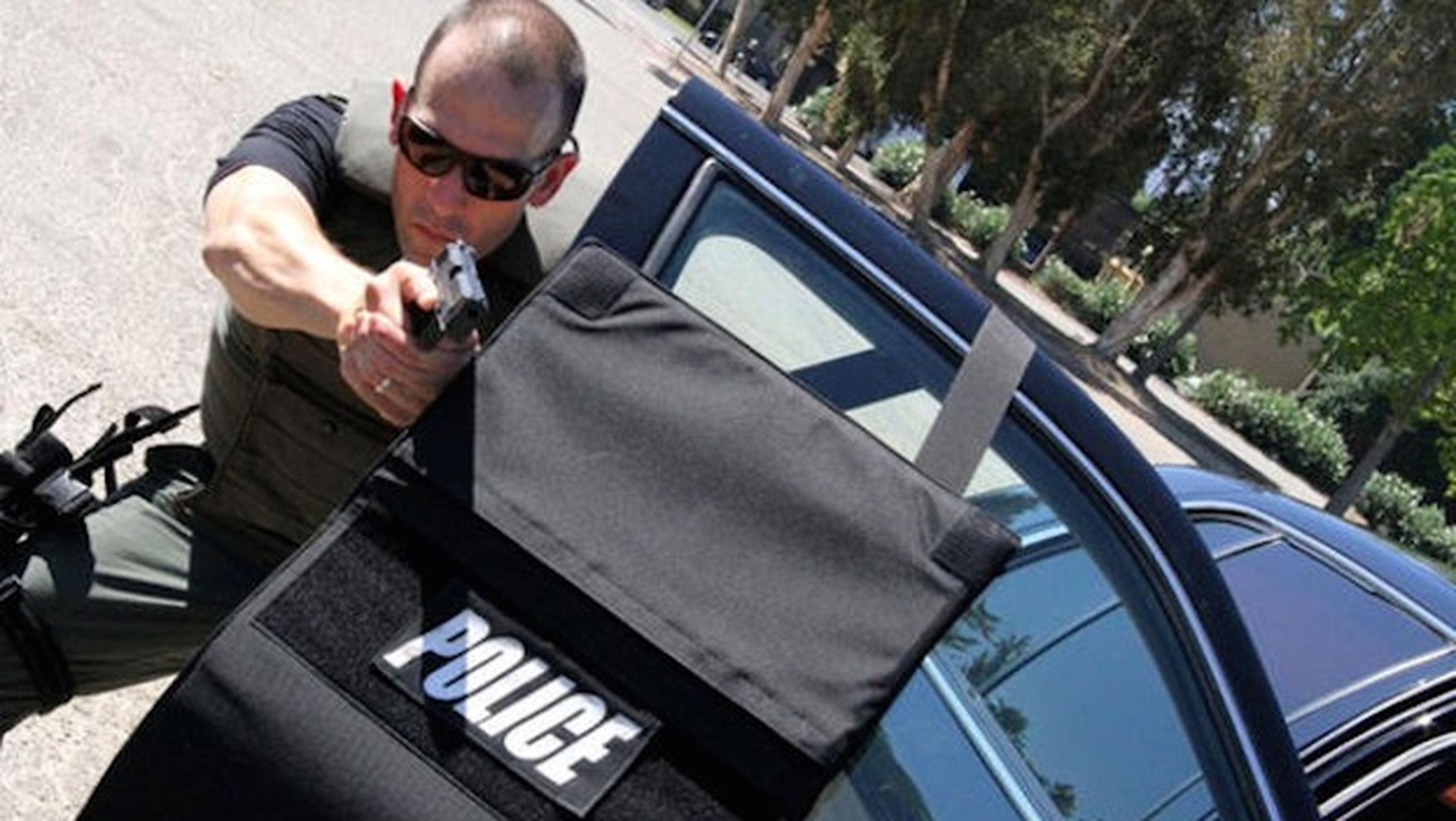 Inventan un maletín antibalas para polícias