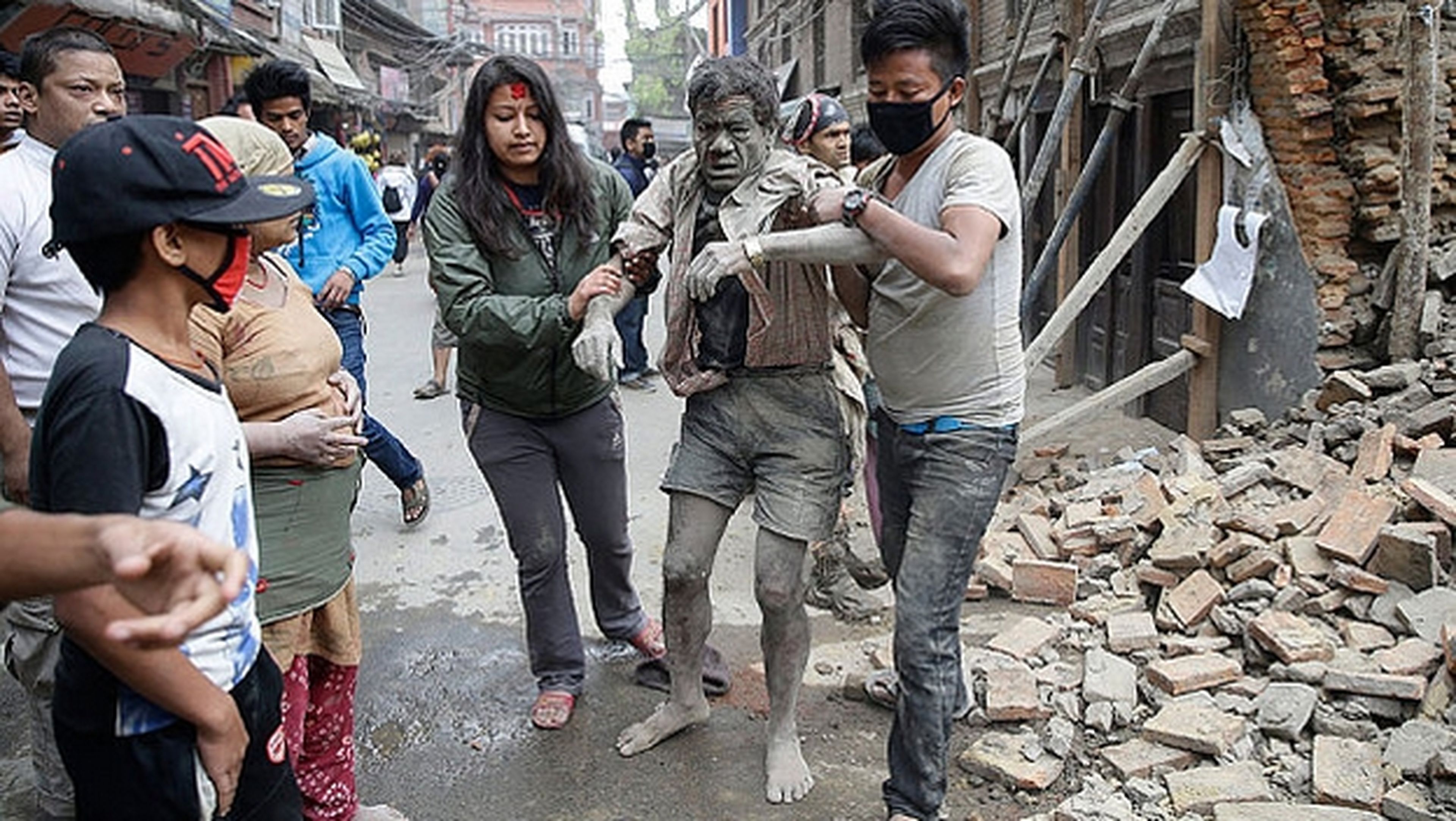 Google y Facebook ayudan a las víctimas del terremoto de Nepal