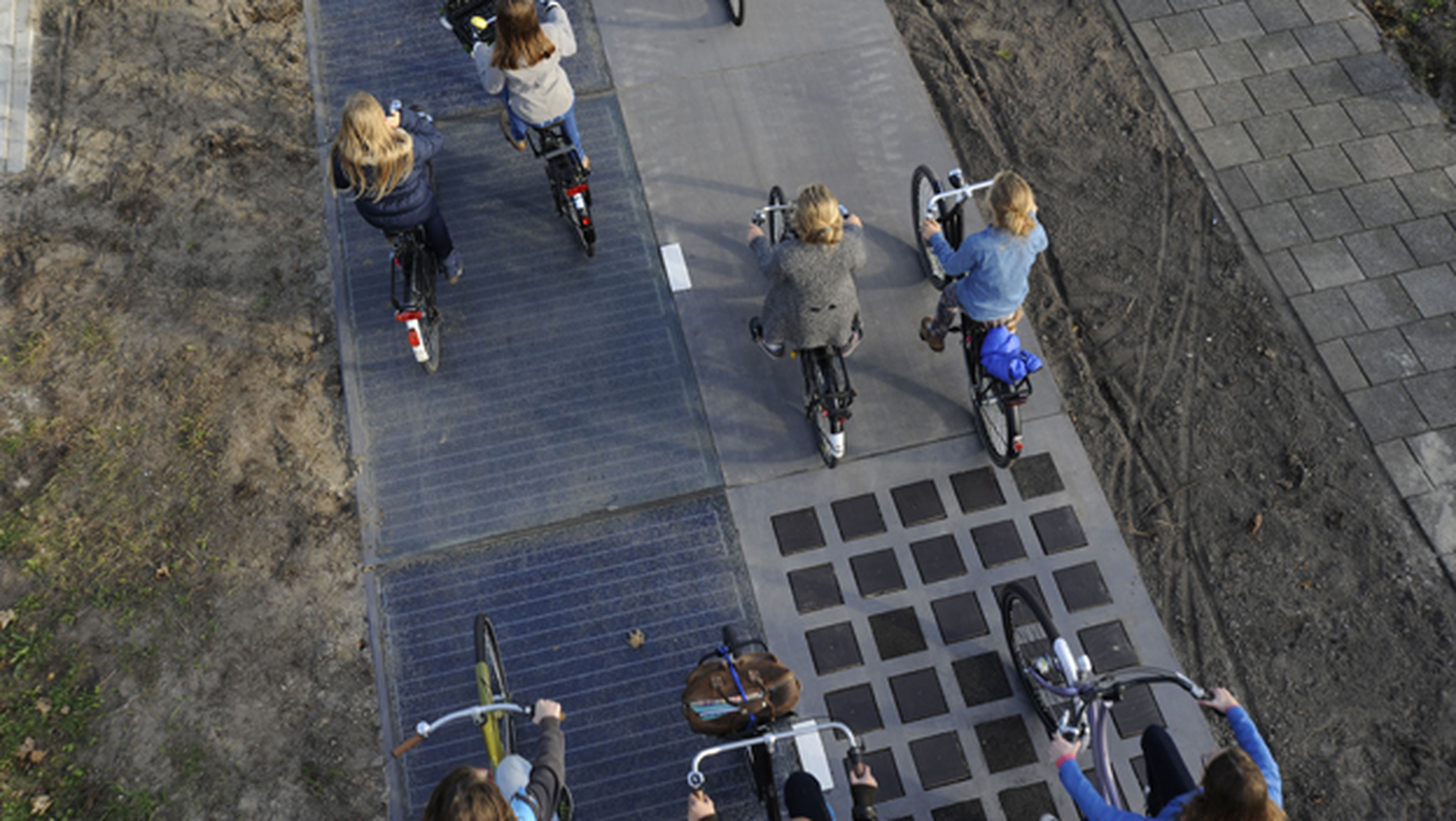Un carril bici solar produce energía para abastecer un hogar