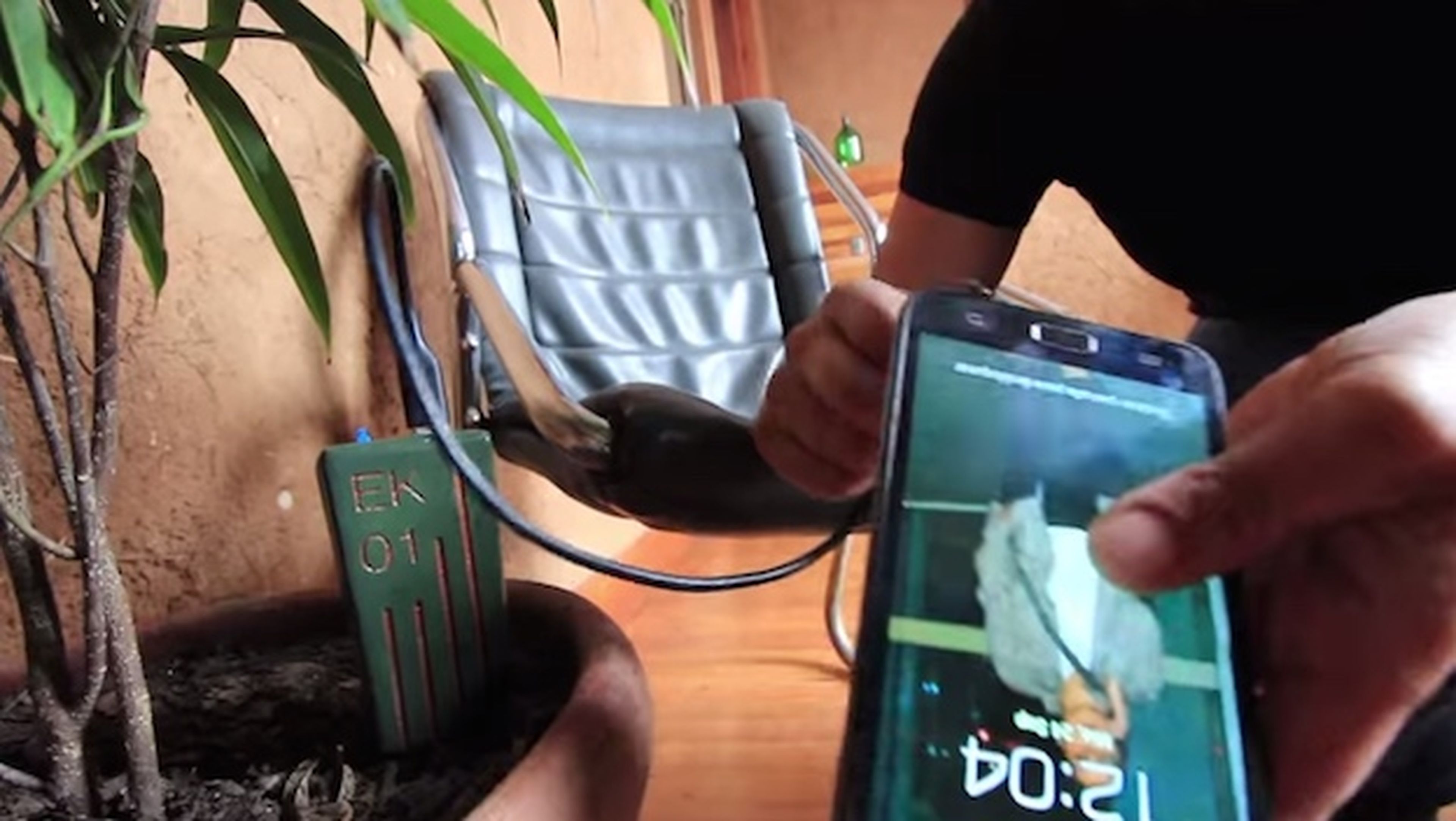E-Kaia permite cargar el móvil a través de una planta