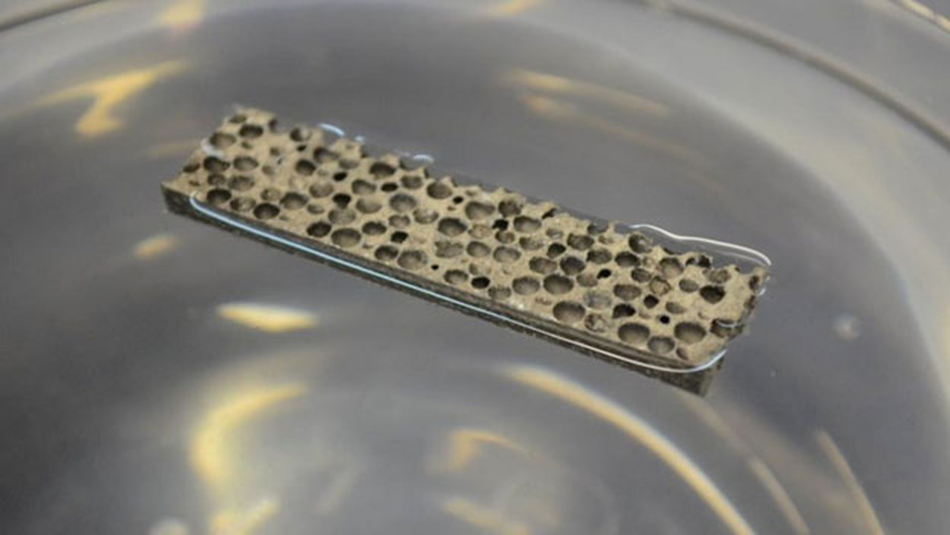 Descubren matriz metales flotan en agua