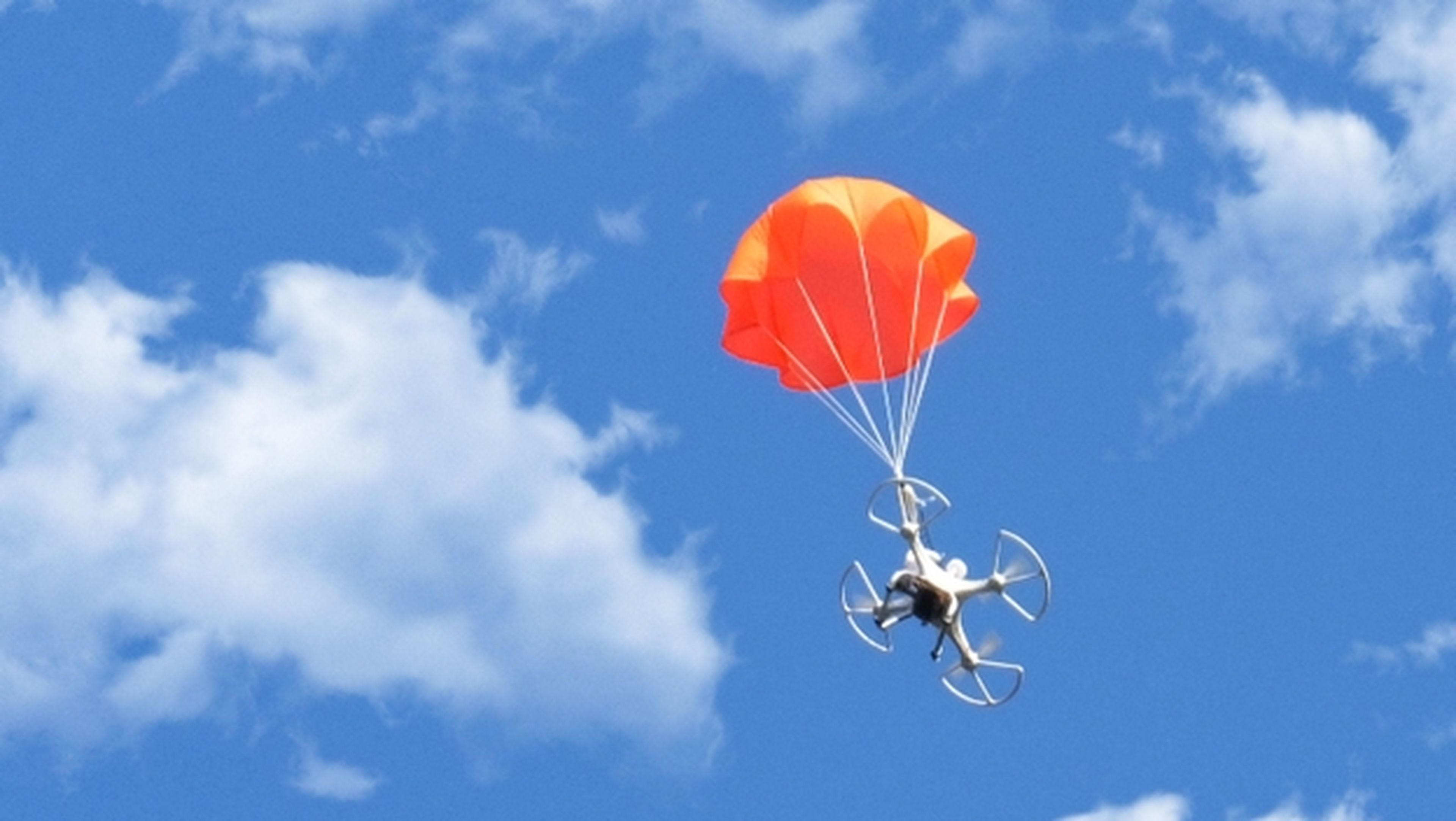 SmartChutes, el paracaidas inteligente para tu drone y quadcopter.