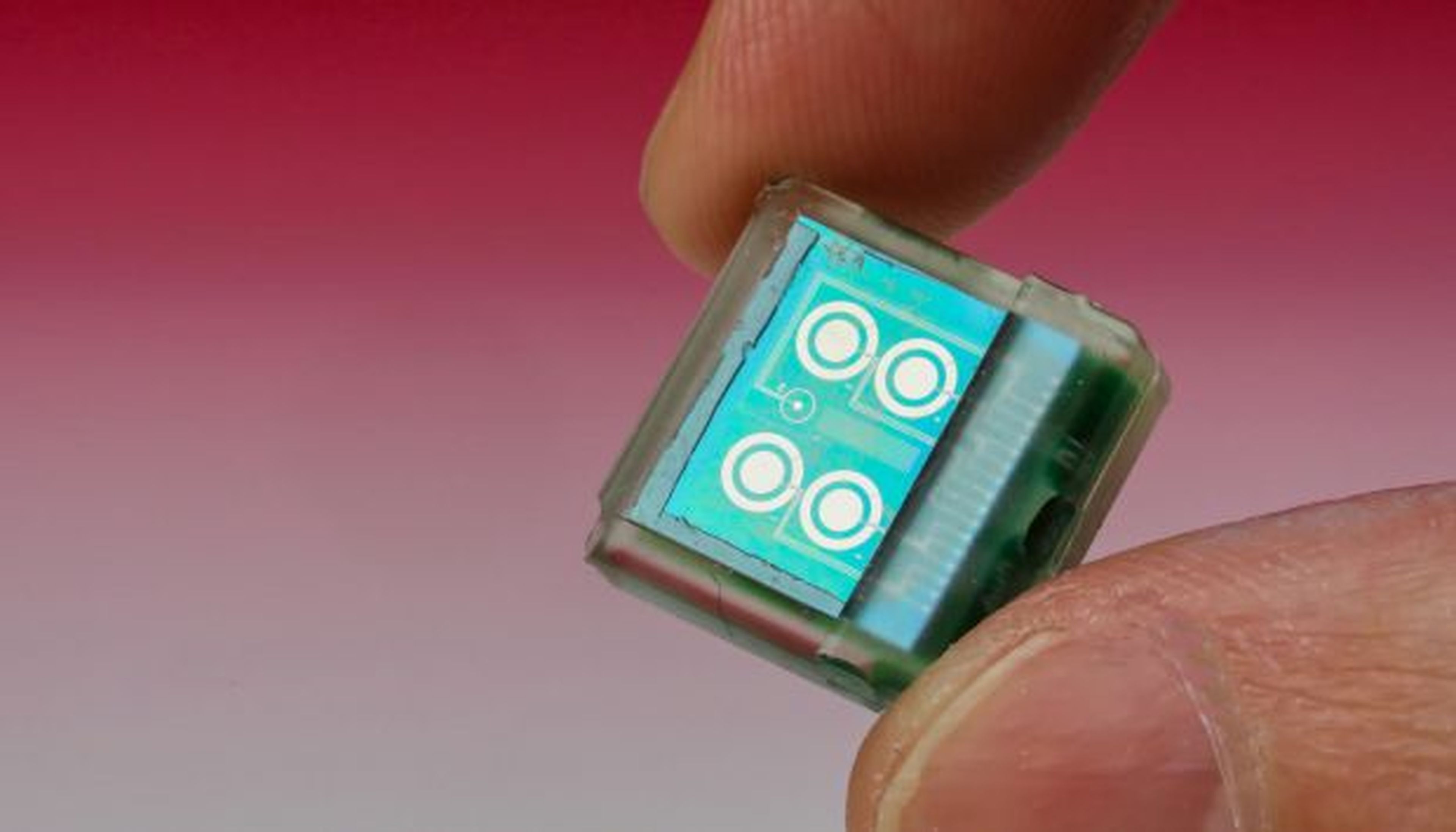 Este chip permite controlar los datos biomédicos a través del móvil