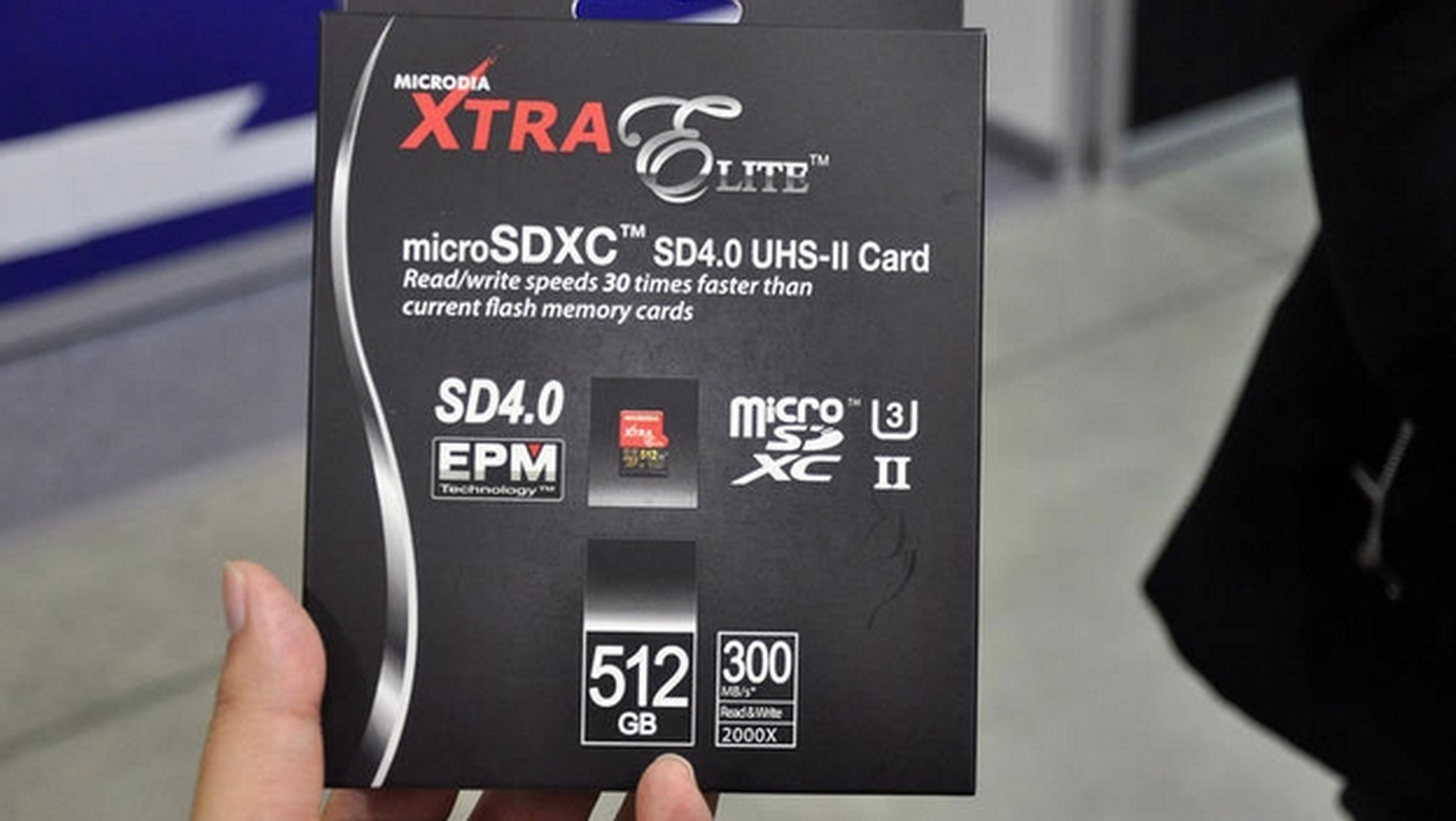 La primera tarjeta microSD de 512 GB cuesta casi mil euros.
