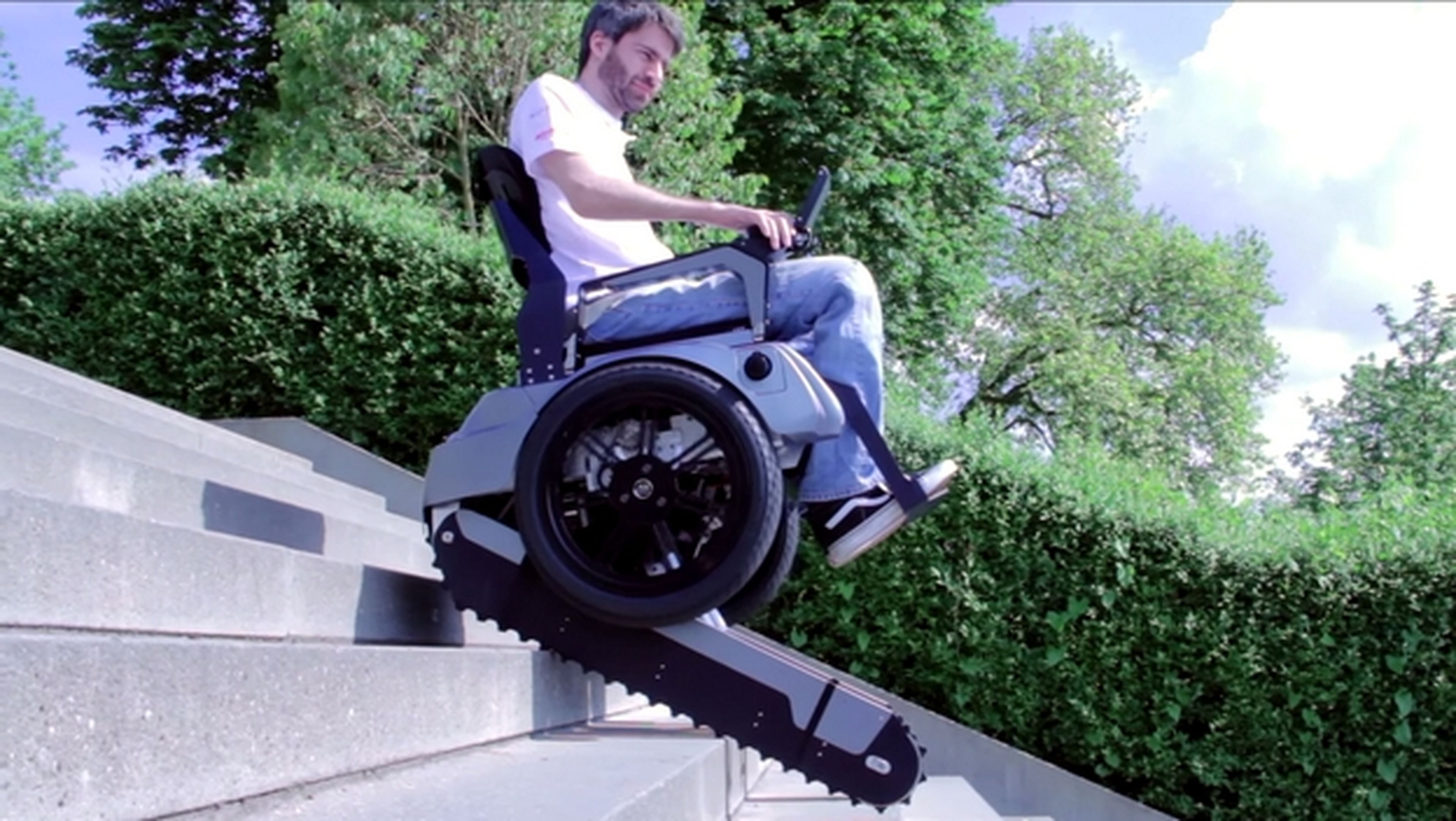 Scalevo, la silla de ruedas que sube escaleras (vídeo)