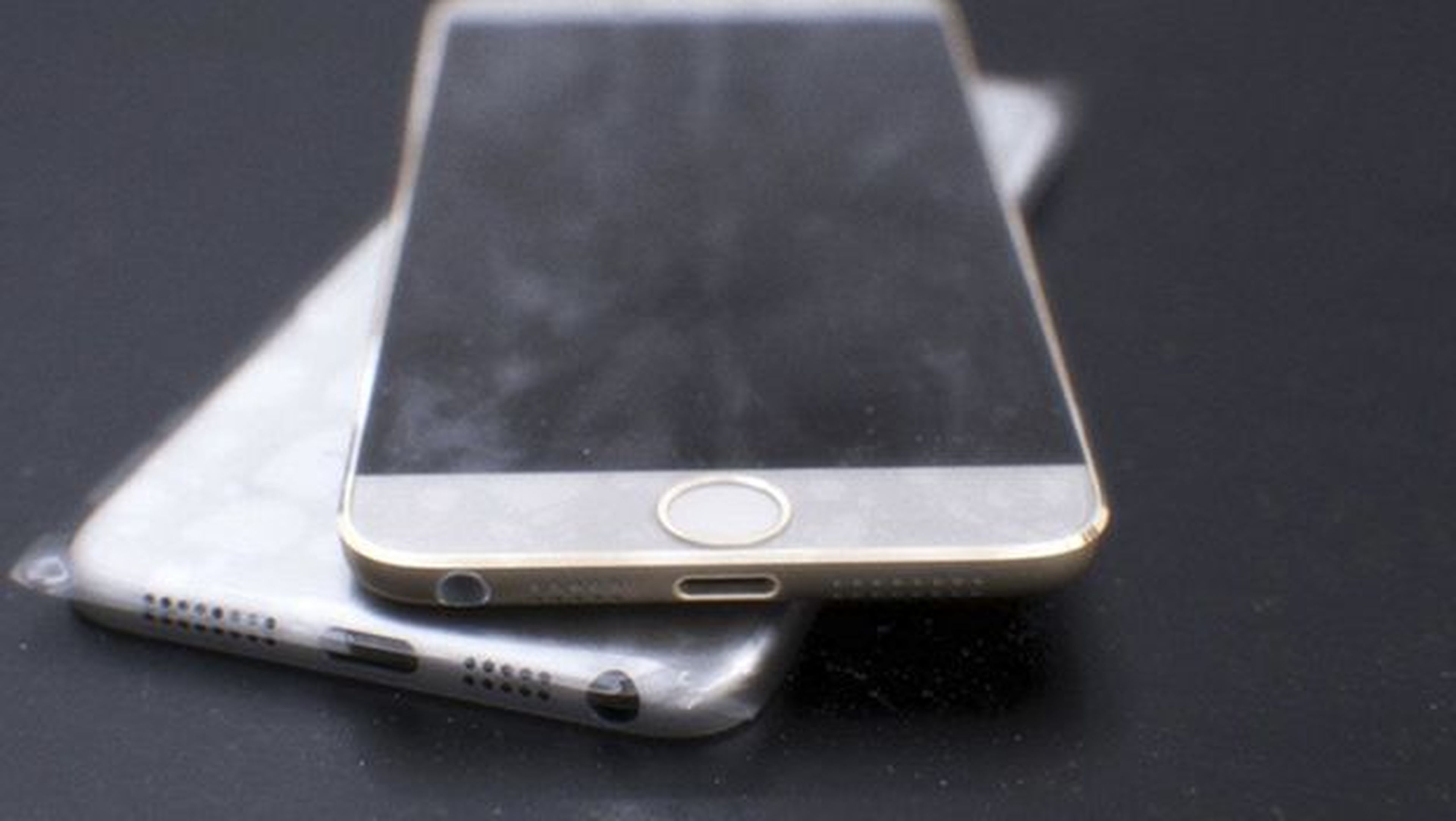La policía cierra una fábrica de iPhones falsos en China