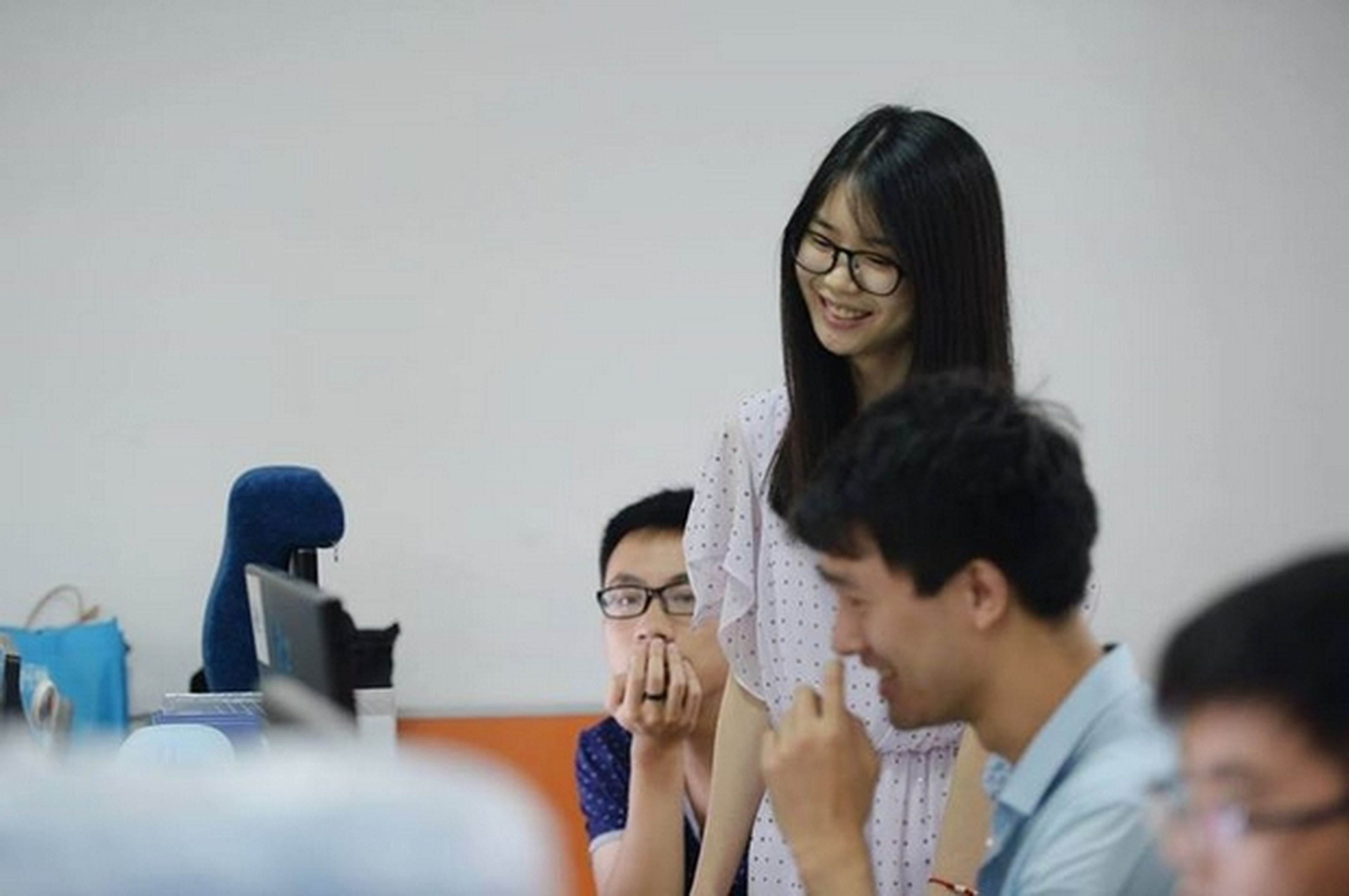 En China contratan a animadoras para motivar a los programadores