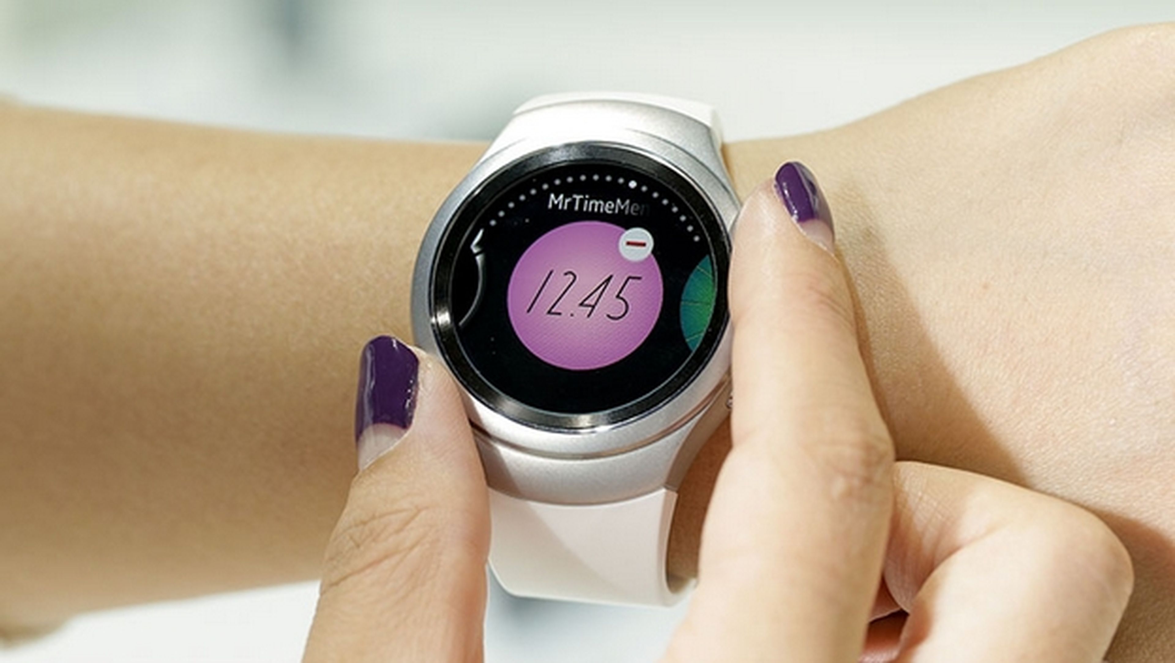 El smartwatch Samsung Gear S2 se maneja sin tocar la pantalla