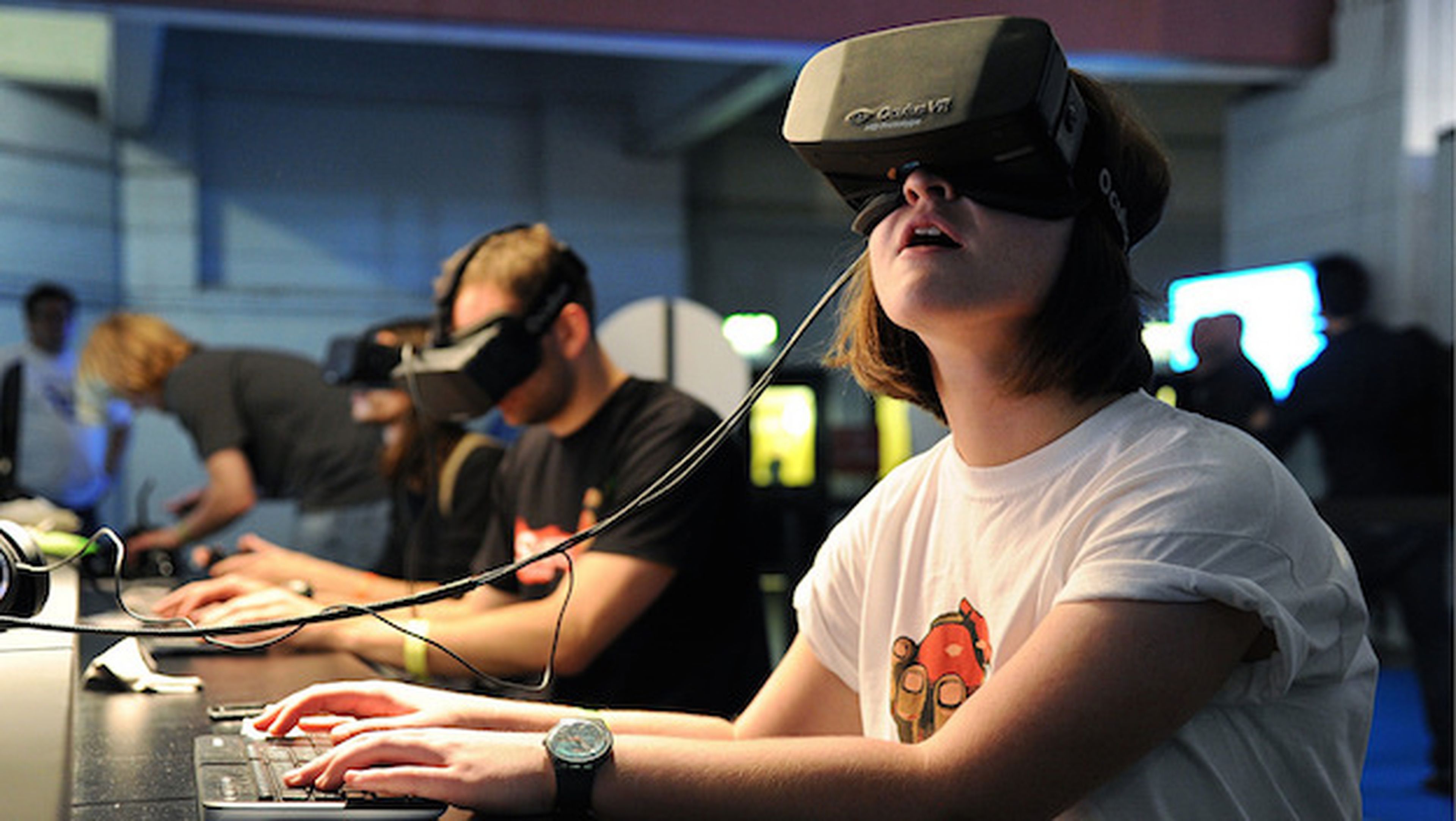 Oculus Rift costaría "al menos, 300 dólares" según su creador