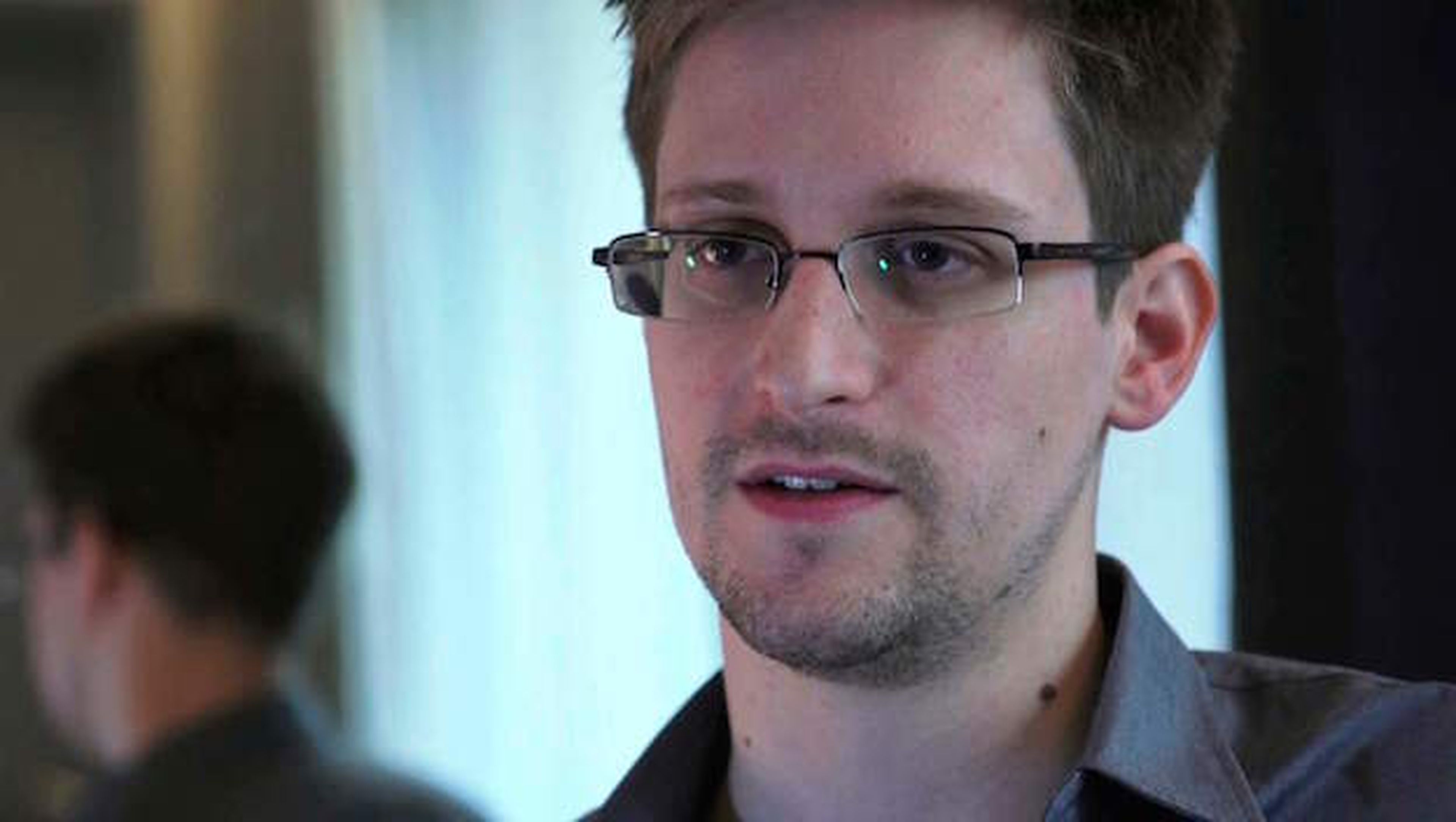 Edward Snowden en Twitter: 47GB en notificaciones en dos días